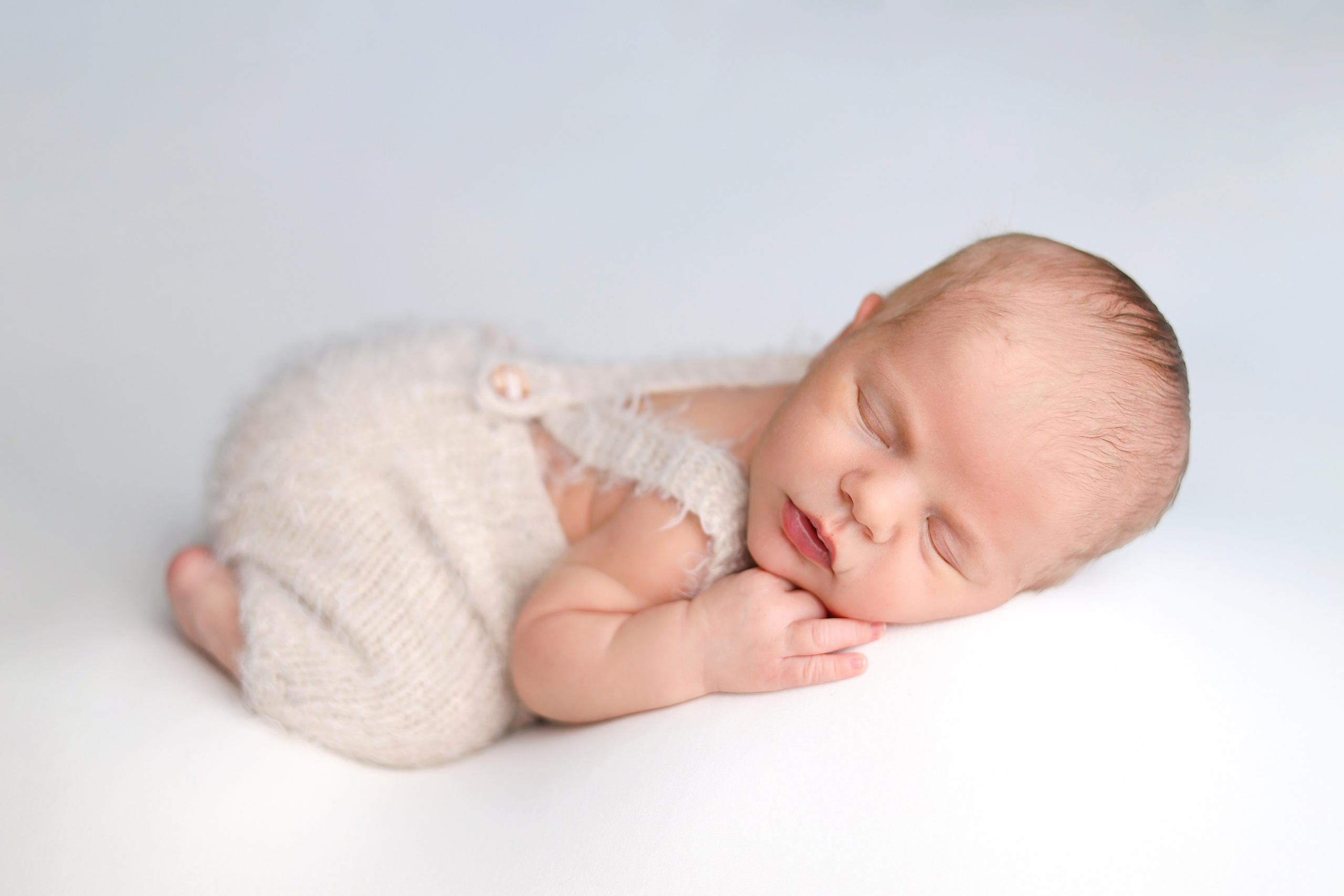 Ньюборн съемка Мирона. Фотограф новорожденных в Бутово. Фотограф новорожденных Москва. Ньюборн фотограф Москва