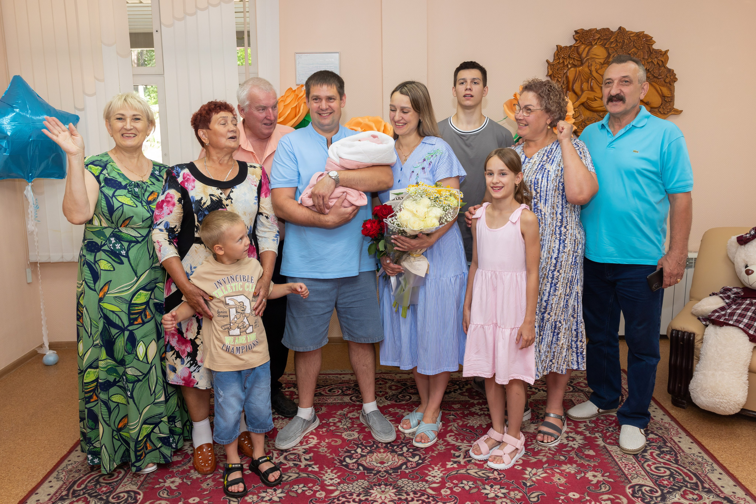 Выписка из роддома. Свадебный, семейный, школьный Фотограф и видеограф Худаноговы Александр и Ирина г. Зеленогорск, Красноярск