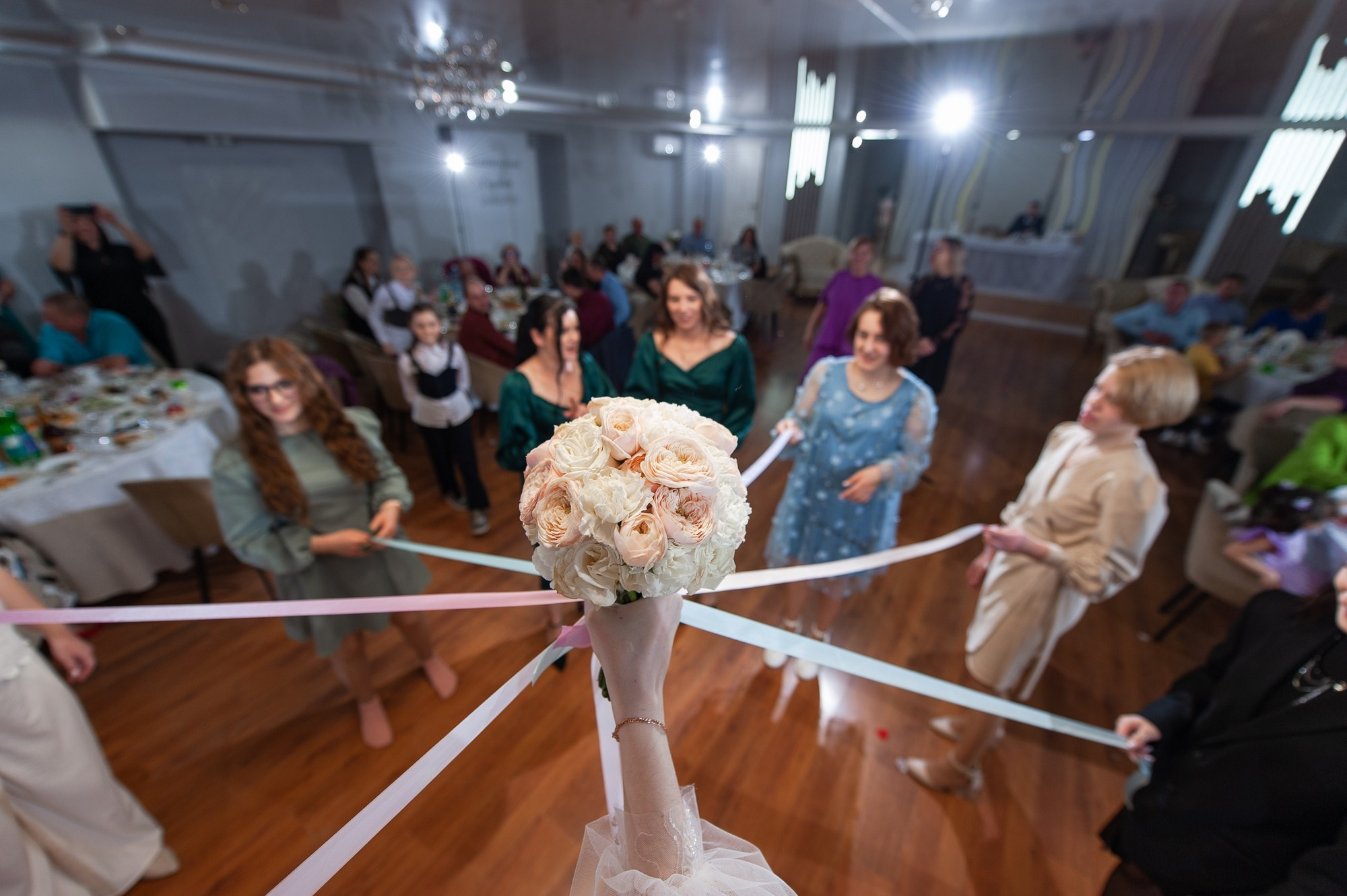 Студия и банкет. Свадебный и семейный фотограф в Омске Мормулев Михаил
