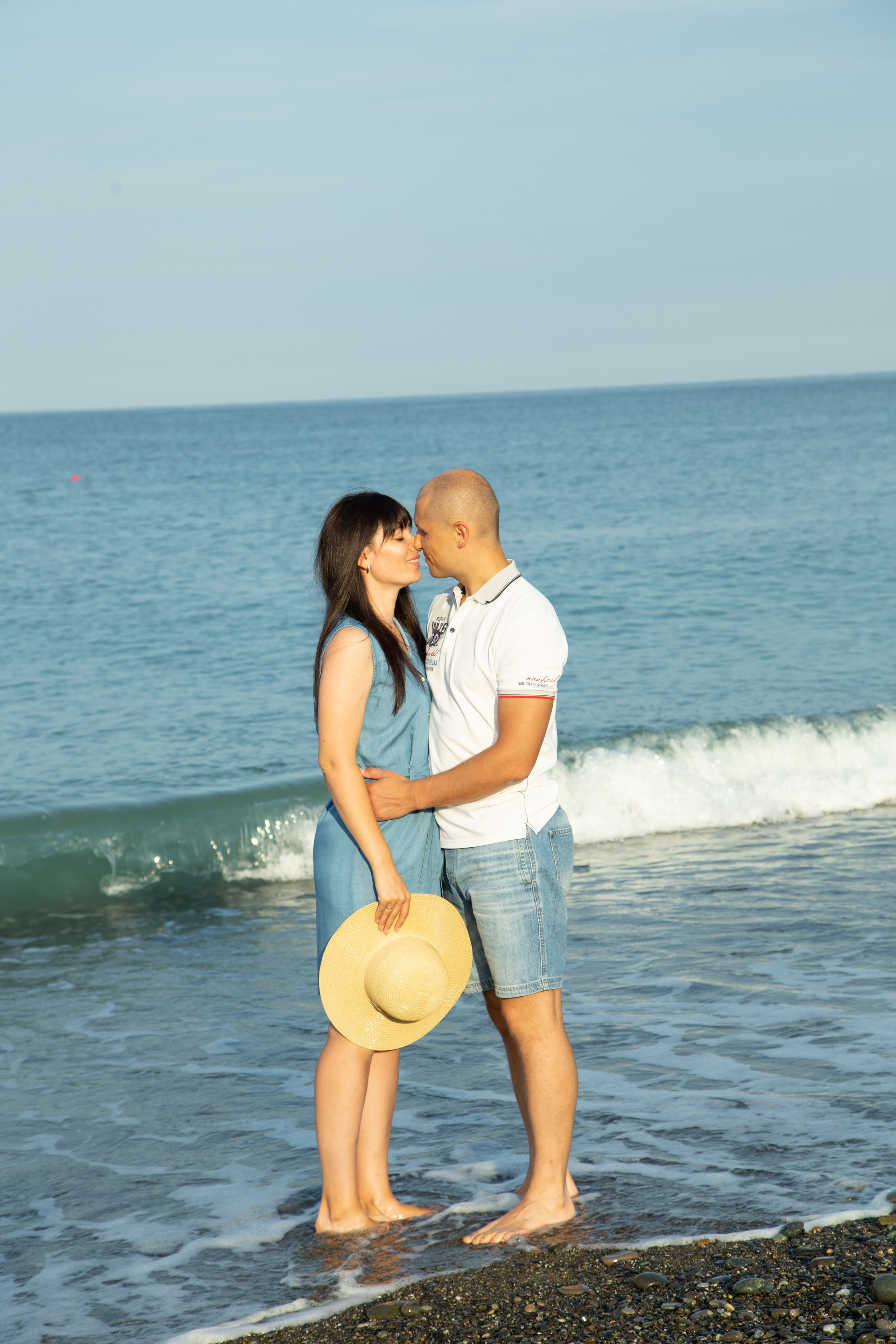 Завтрак у моря в Лоо на пляже «Горный Воздух». Семейный фотограф в Сочи, Лоо, Дагомысе, Вардане Кучумова Олеся