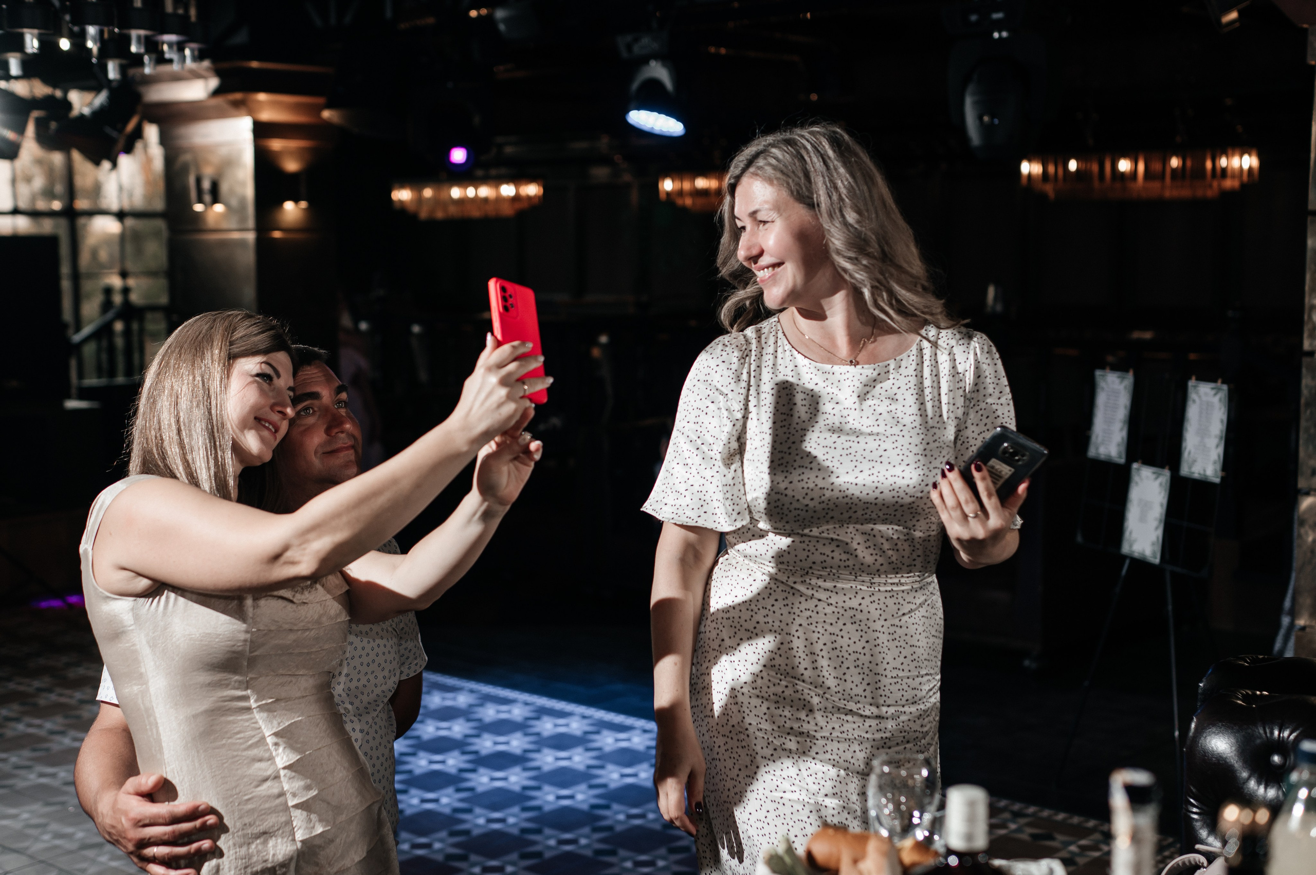 Даниил и Валерия. Черная утка. Полный день. Фотограф Екатерина Бочарникова