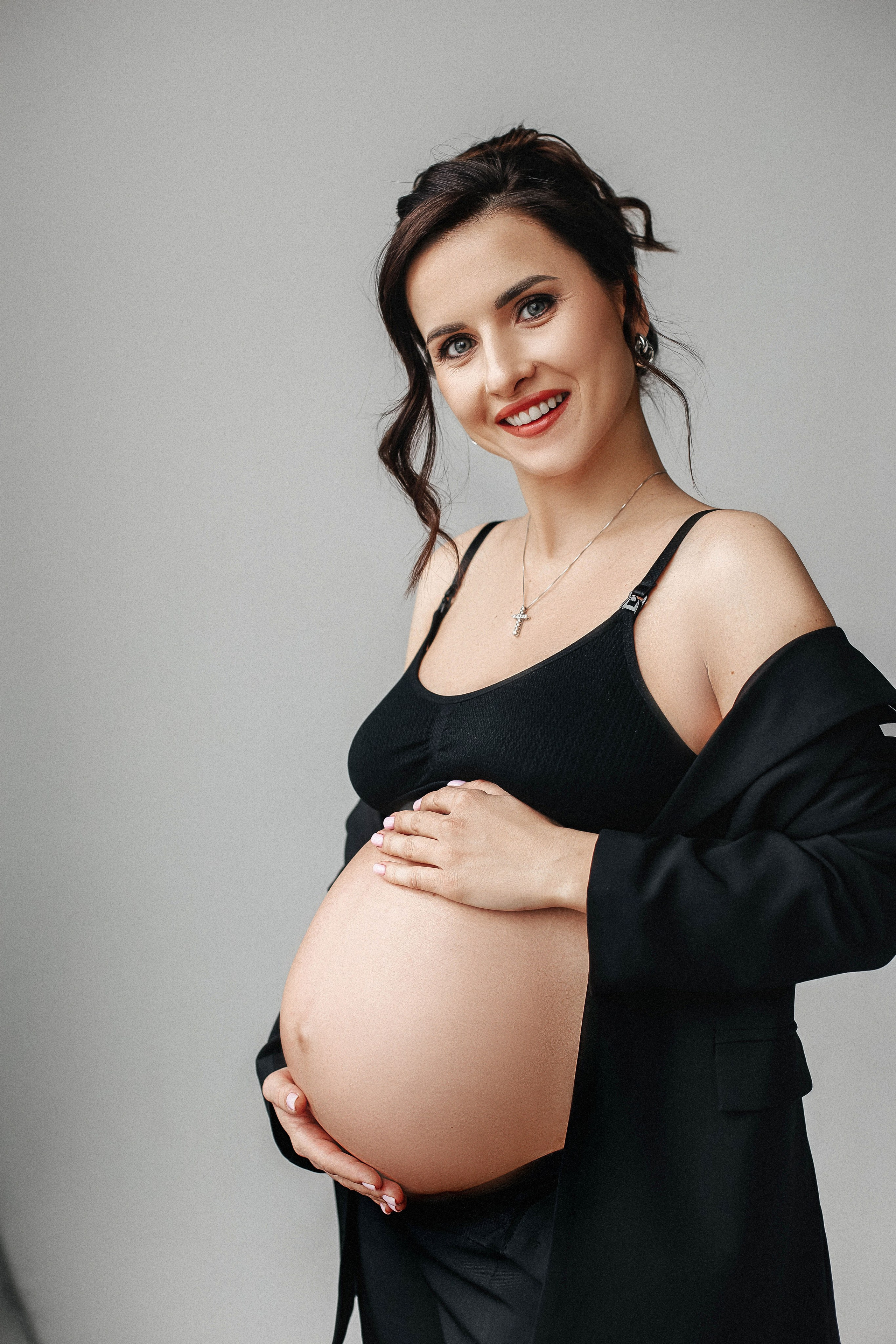 Фотосессия беременности в Москве в студии. Свадебный и семейный фотограф в Москве
