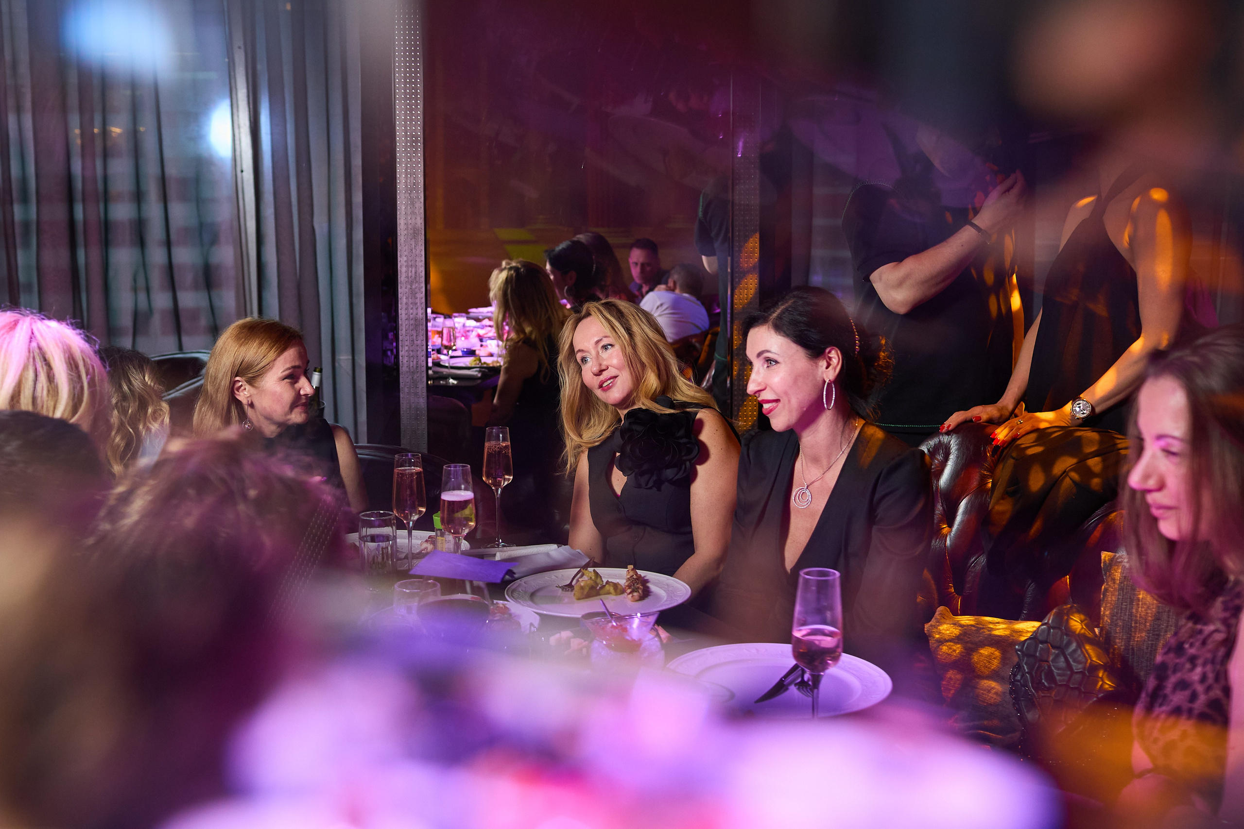 Юбилей в City Voice & Six Floor. Александр Осин — корпоративный и семейный фотограф в Москве