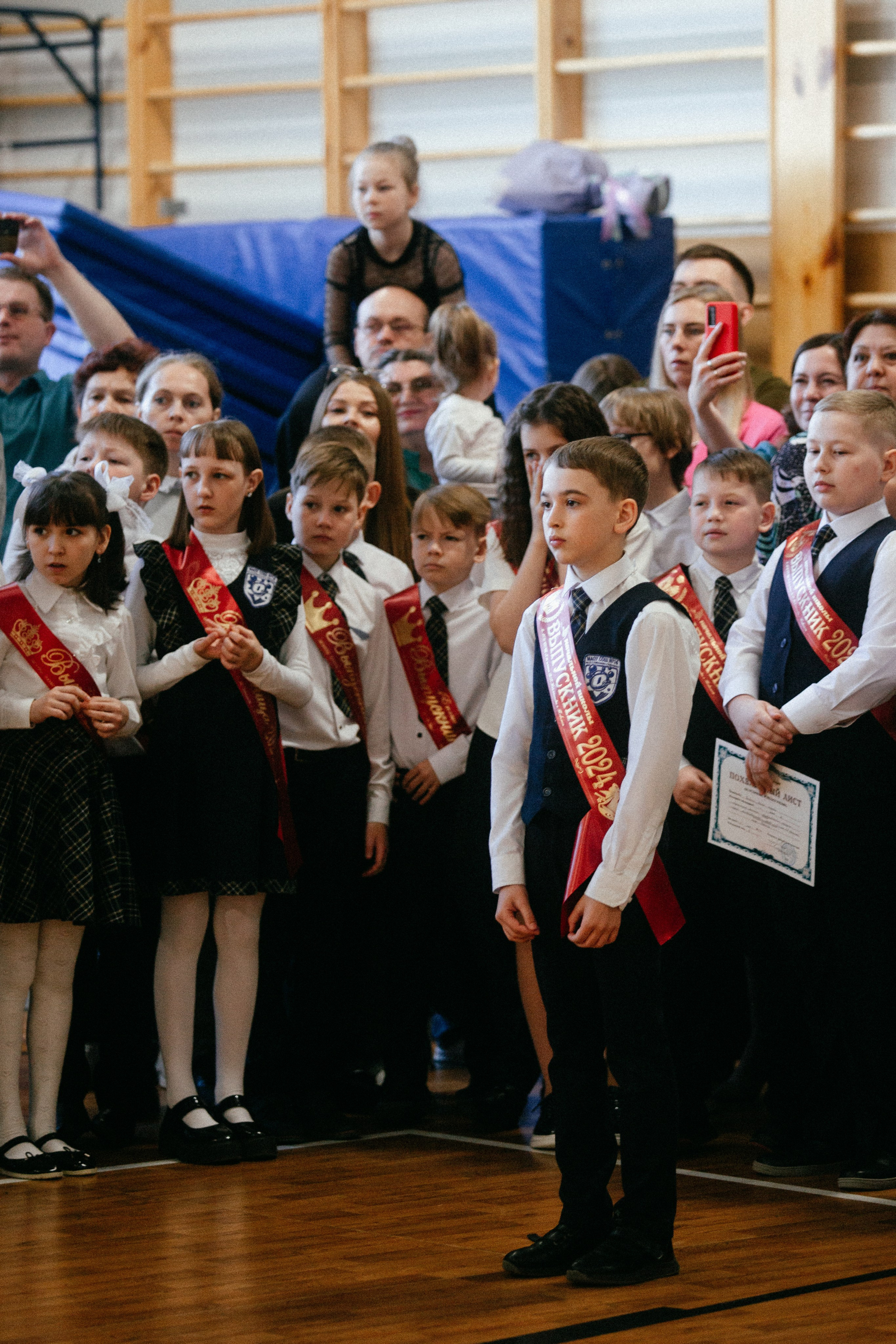 Выпускной в начальной школе. Арт-фотограф Крис Л. в Тобольске: портрет, семейные, свадьбы