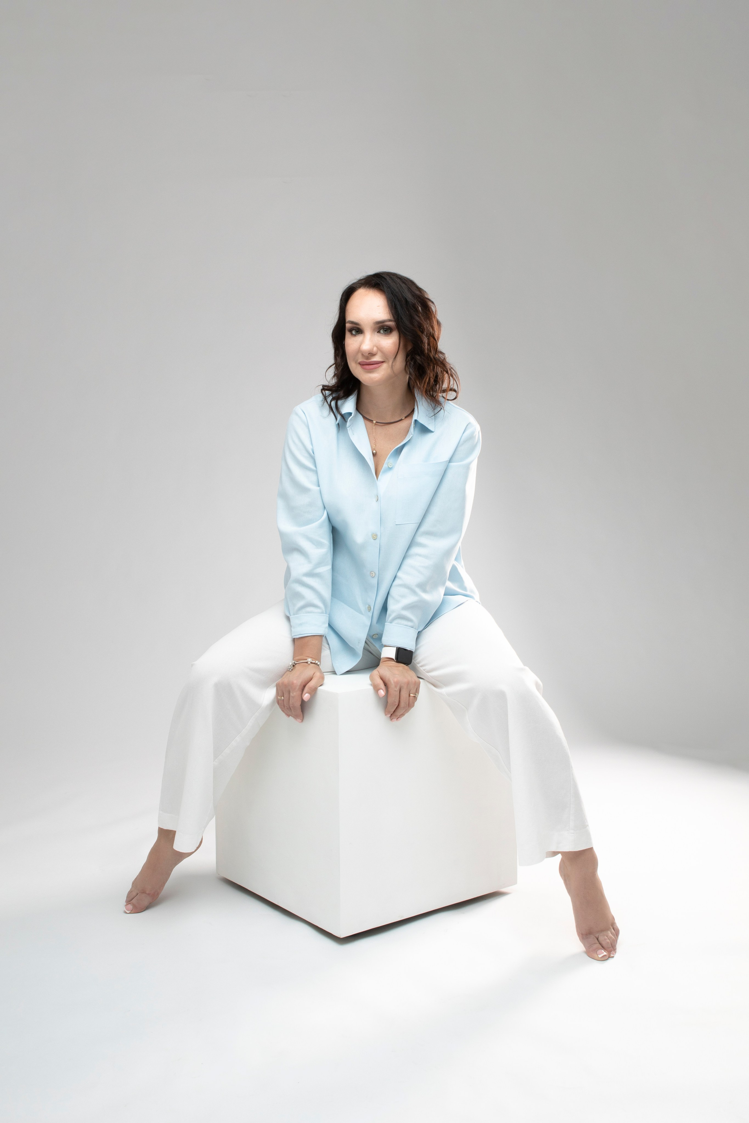 Женский, бизнес портрет фотосессия в городе Алматы. Фотограф беременности, новорожденных и детей до года в г. Алматы|Totofoto