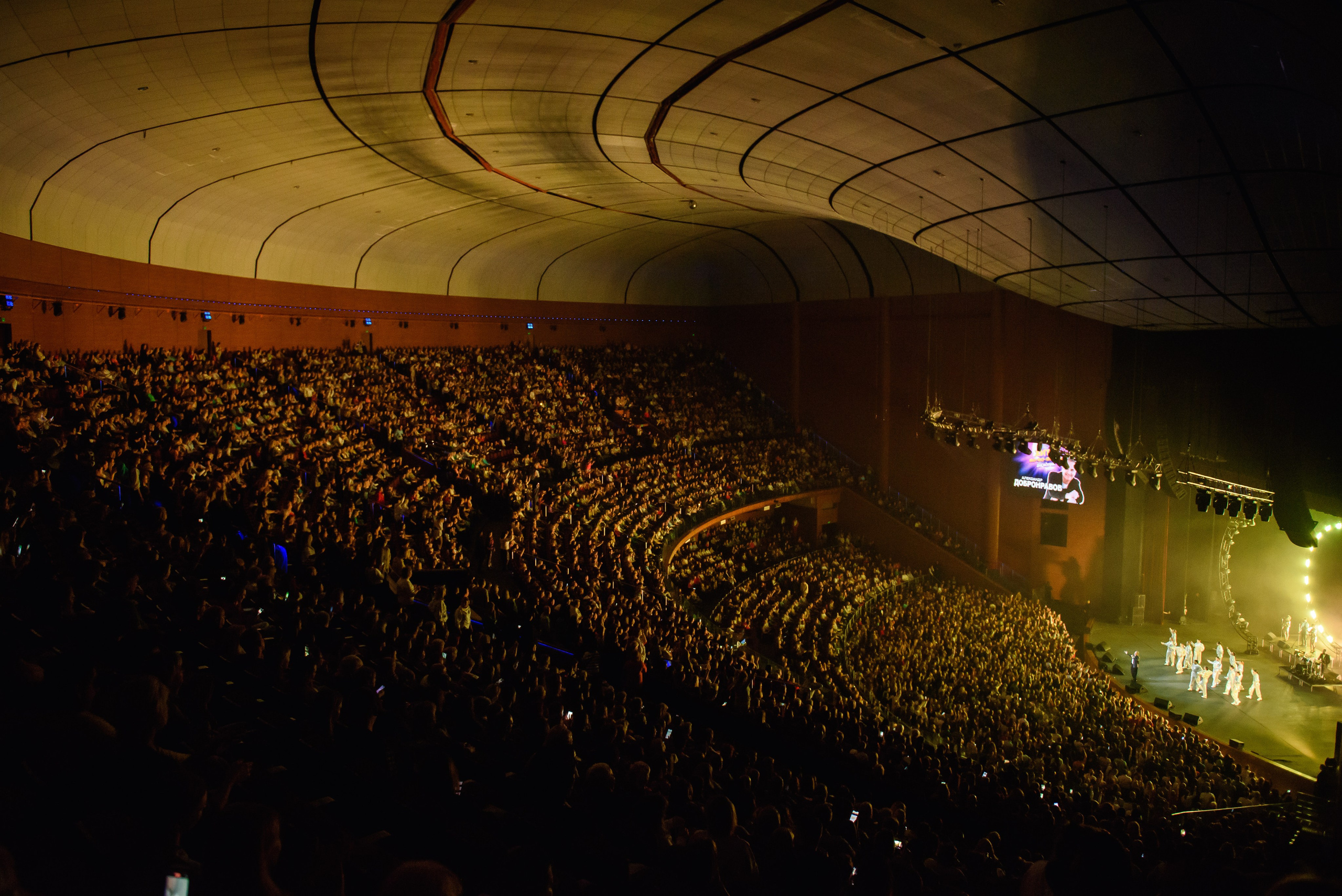 Дискотека 80-90-2000х — «Имена на все времена», Крокус Сити Холл. Бренд-фотограф для экспертов и блогеров в Москве Влада Горбовская