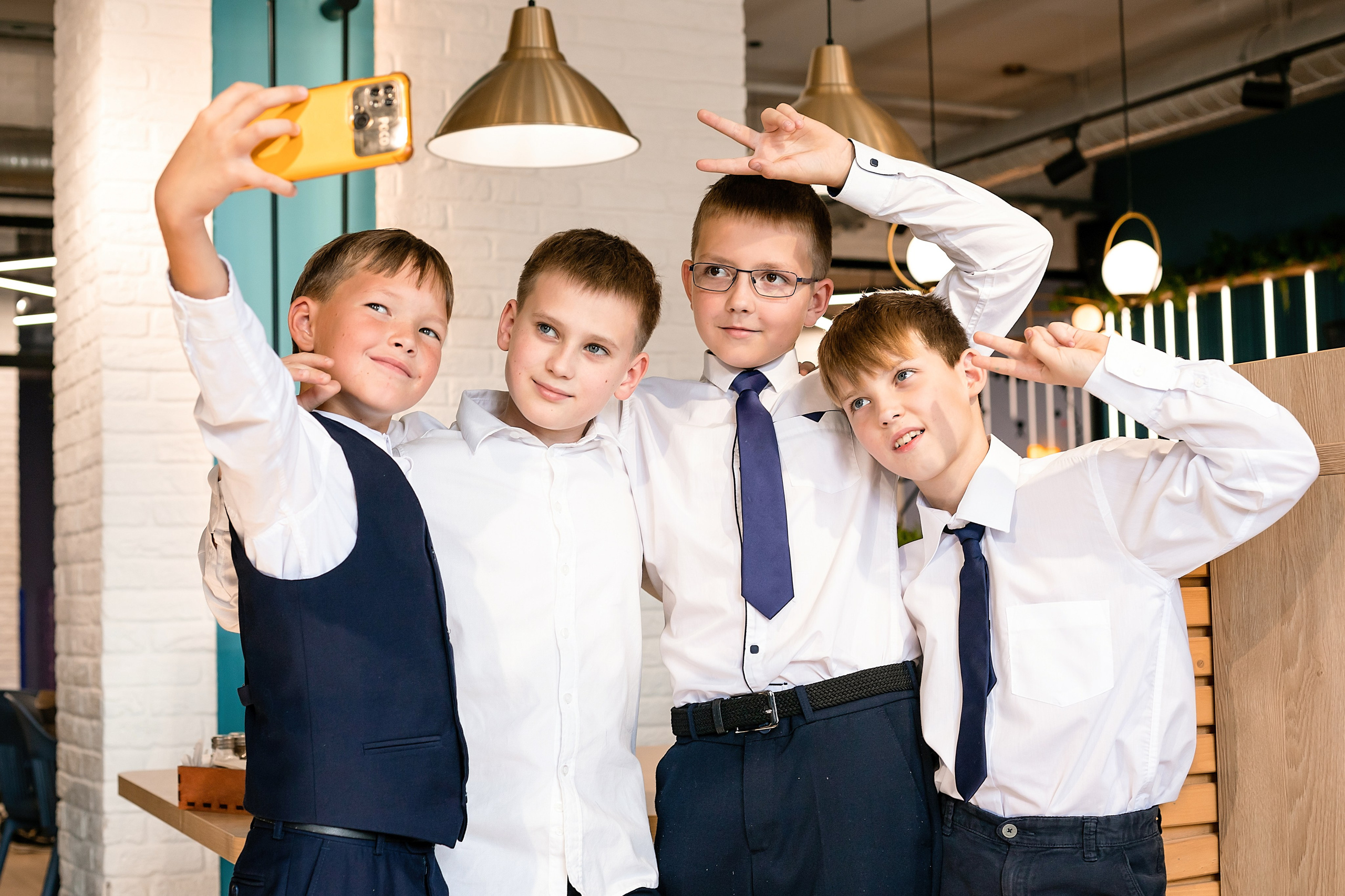 4 класс. Съёмка в кафе. Выпускные альбомы «Эврика» в Нижнем Новгороде