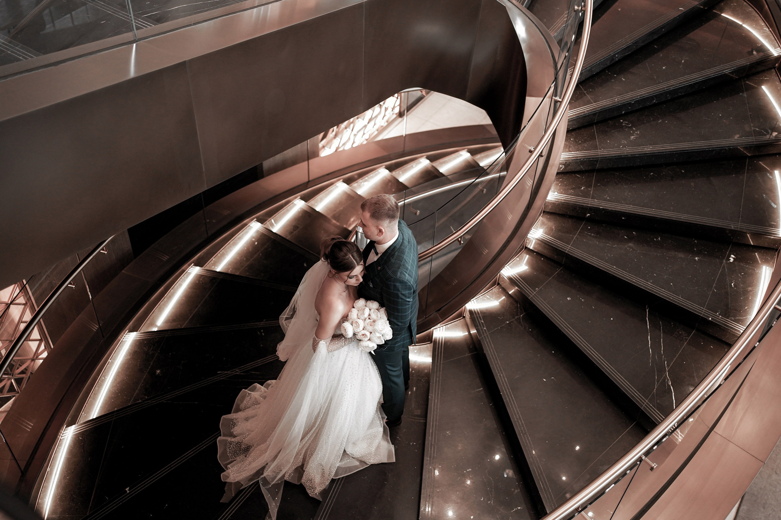 Свадебная фотосессия в отеле Хаятт. Фотограф Ростов-на-Дону Алёна Чёботова. Свадебный фотограф в Ростове-на-Дону. Таинство Крещения и Венчания, семейные фотосессии. Алёна Чёботова