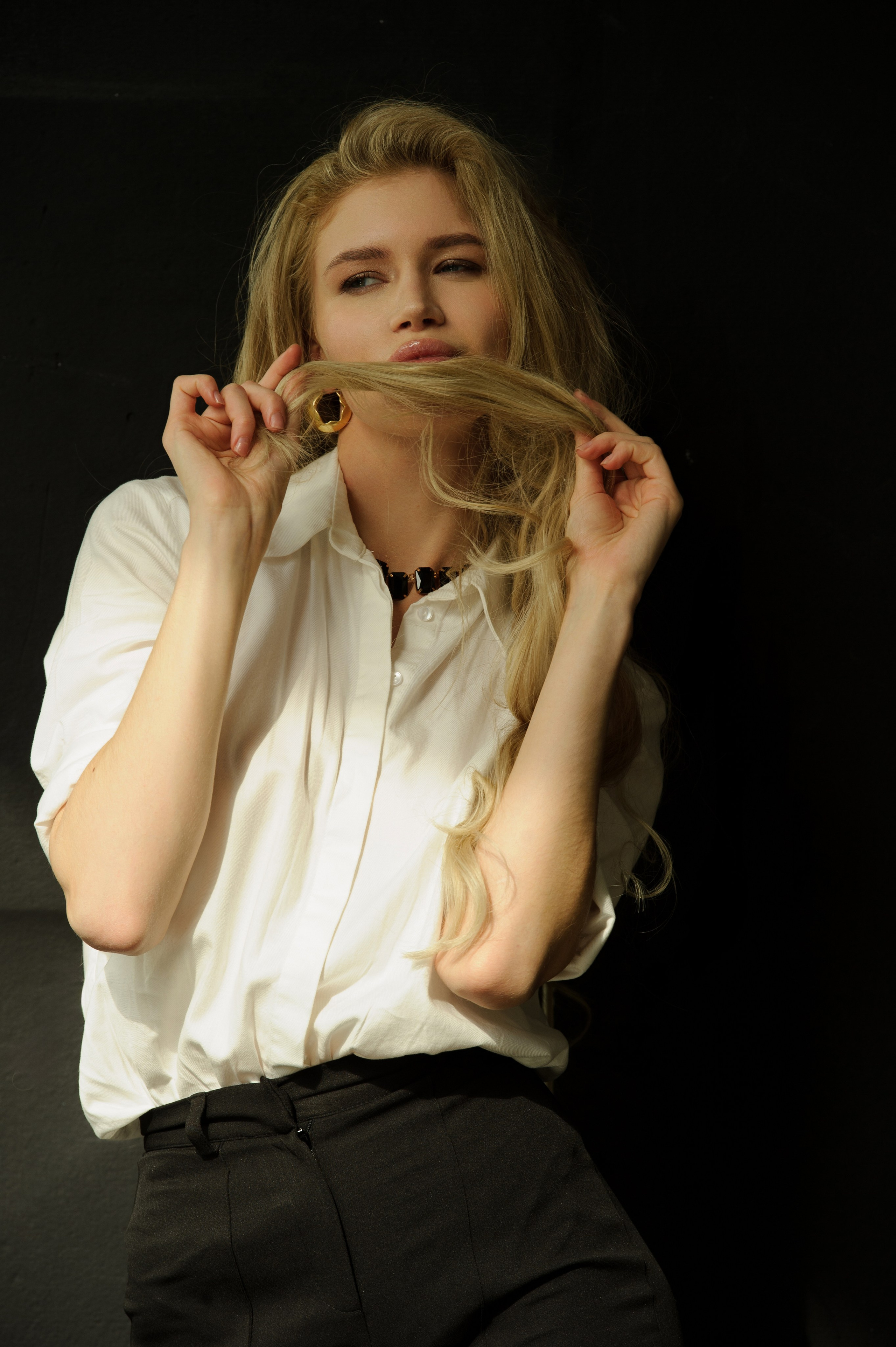 Фотосессия в стиле Old money. Александр Mr.Brass — фотографирую женский портрет в Москве