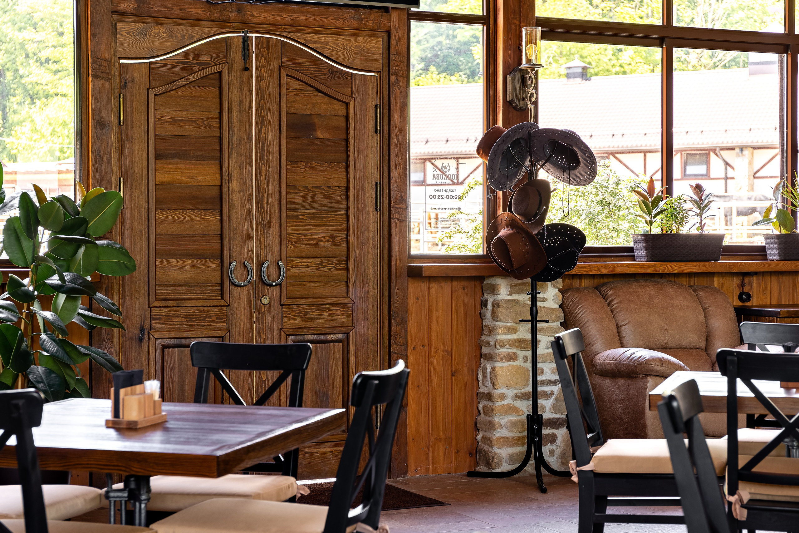 Парк-отель «Орлиное гнездо». Бар «Подкова». п. Горячий Ключ. Интерьерный фотограф в Краснодарском крае Светлана Шурлова