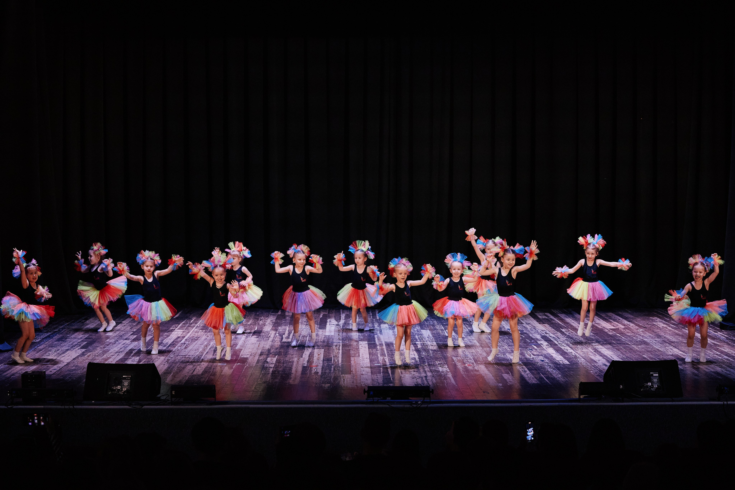 Концерт танцевальной студии Фиеста 08.06. Свадебный репортажный фотограф краснодар максим дремов дрёмов фотосессия студия цена