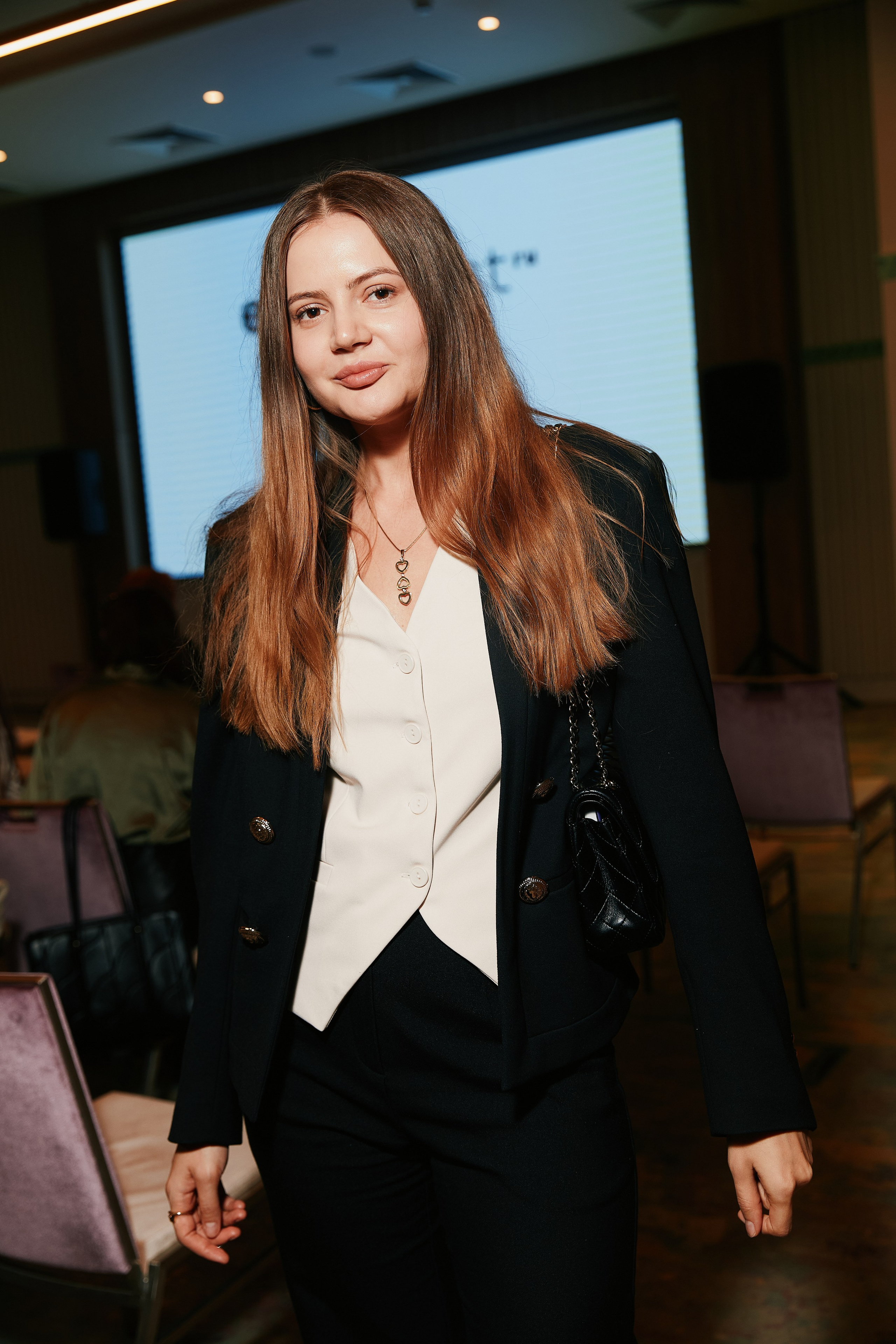 Современная женщина в Hilton 26.10. Свадебный репортажный фотограф краснодар максим дремов дрёмов фотосессия студия цена