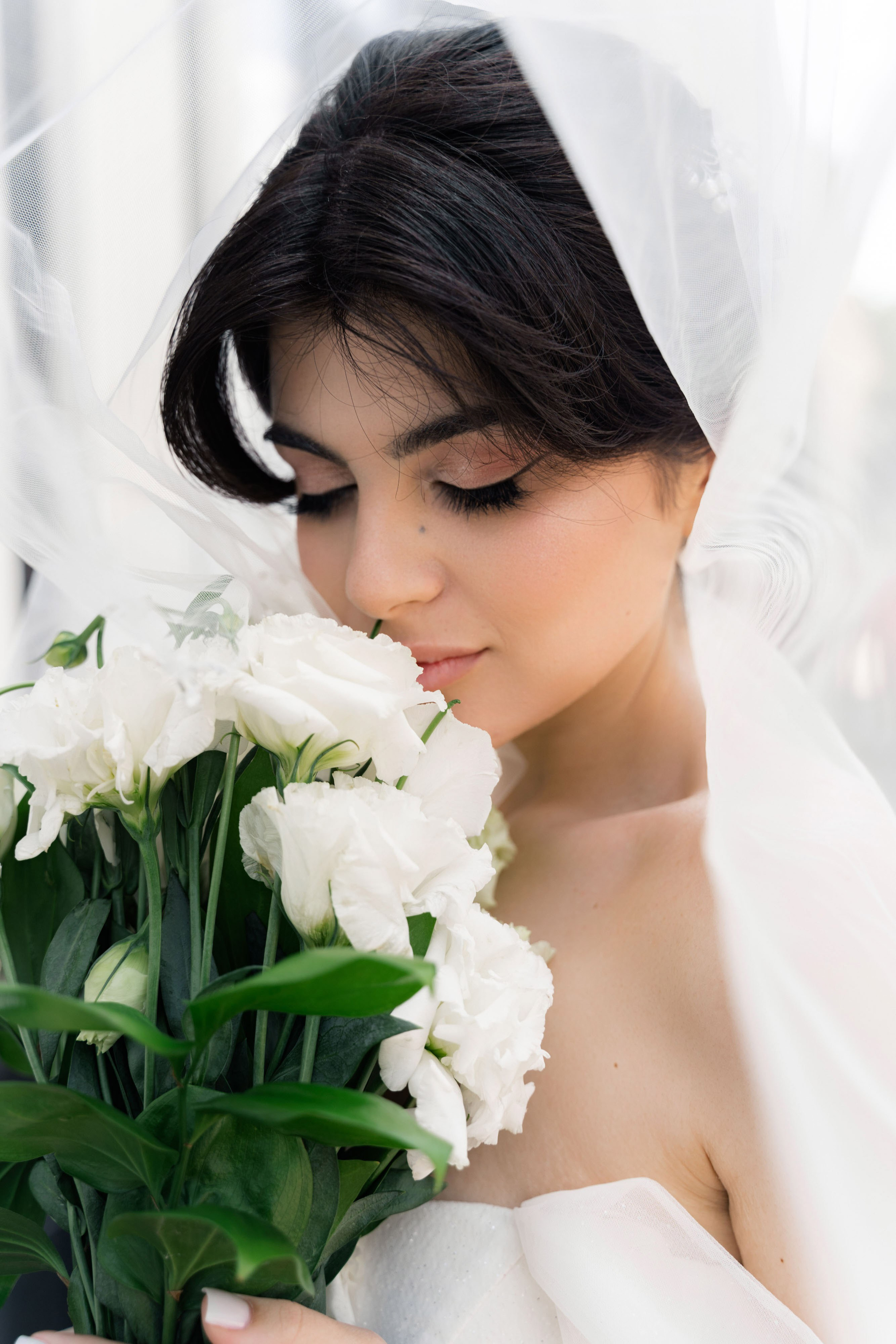 портрет невесты возле Кировского ЗАГСа Ростов на&nbsp;Дону