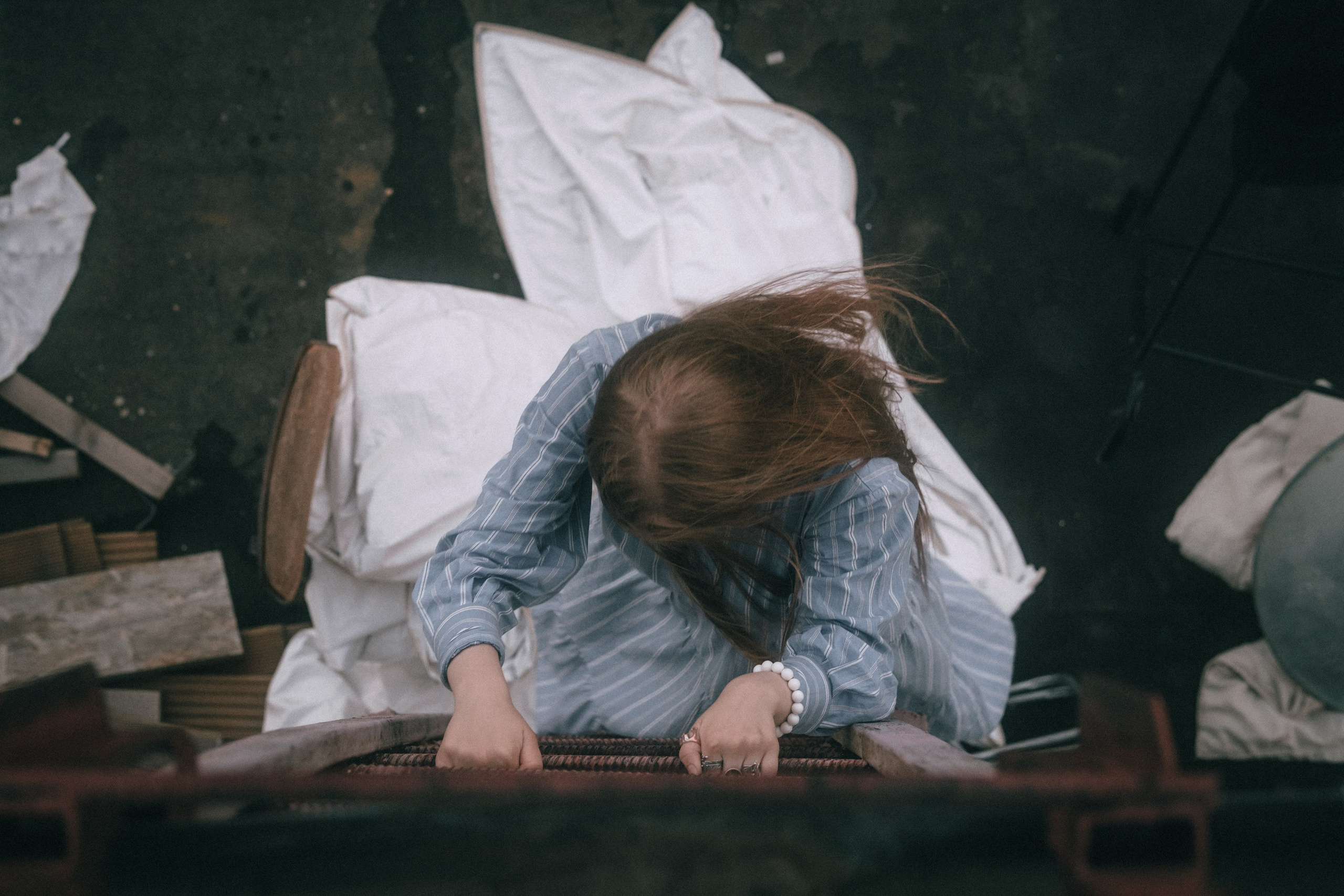 Яна, фрагменты и цветной свет. Фотограф в Москве Максим Скоробогатов