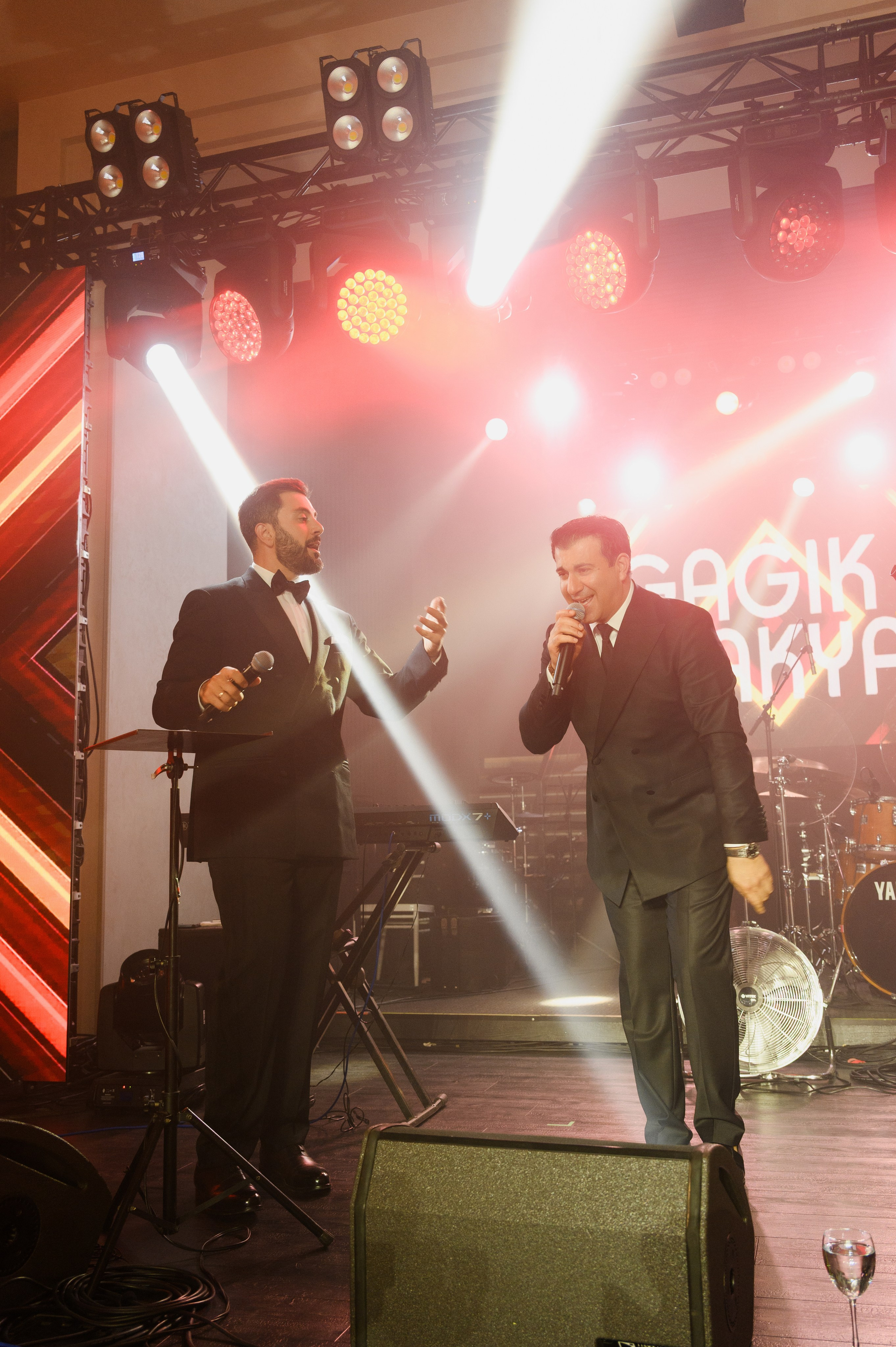 Красивое сватовство со звездами в Сид Холе в Пятигорске! ТВИНС СТУДИО. ТВИНС СТУДИО — лучшие свадебные фотографы и видеографы в Краснодаре