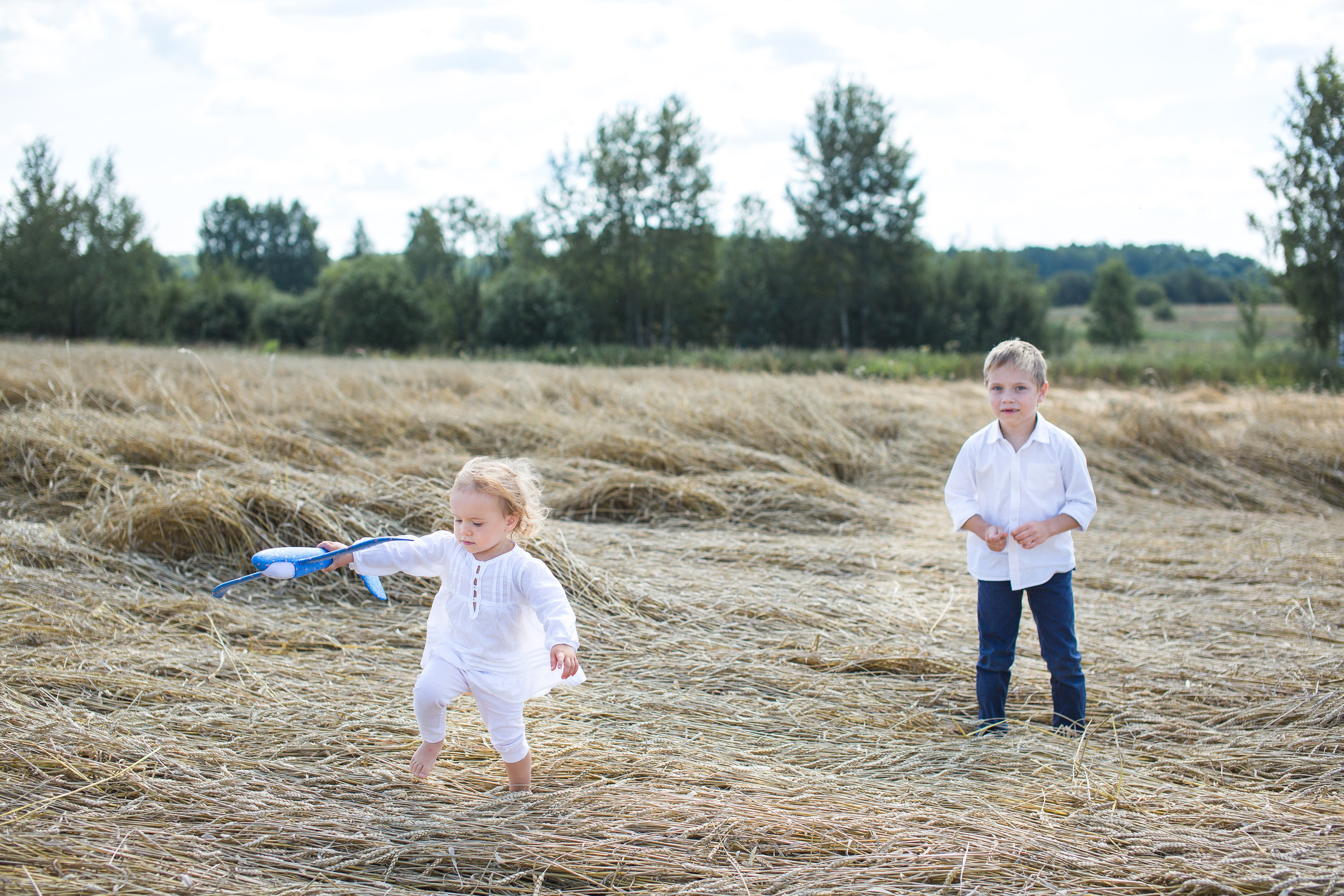 В поле с колосьями. Семейный и школьный фотограф Громова Ольга