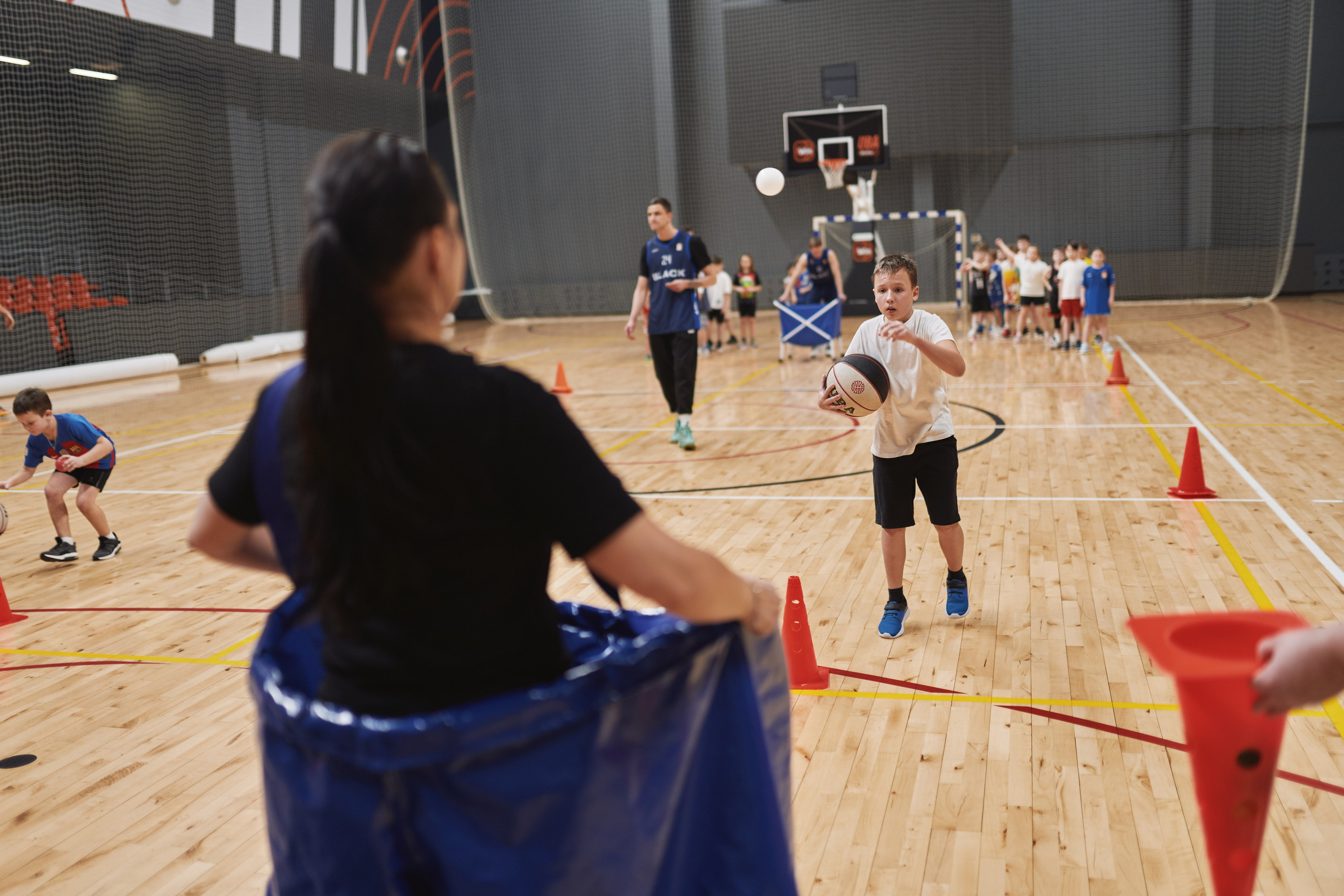 Новогодний баскетбол 2025. Детская лига. Евгений Бреча. Коммерческий и бэкстейдж фотограф в Москве