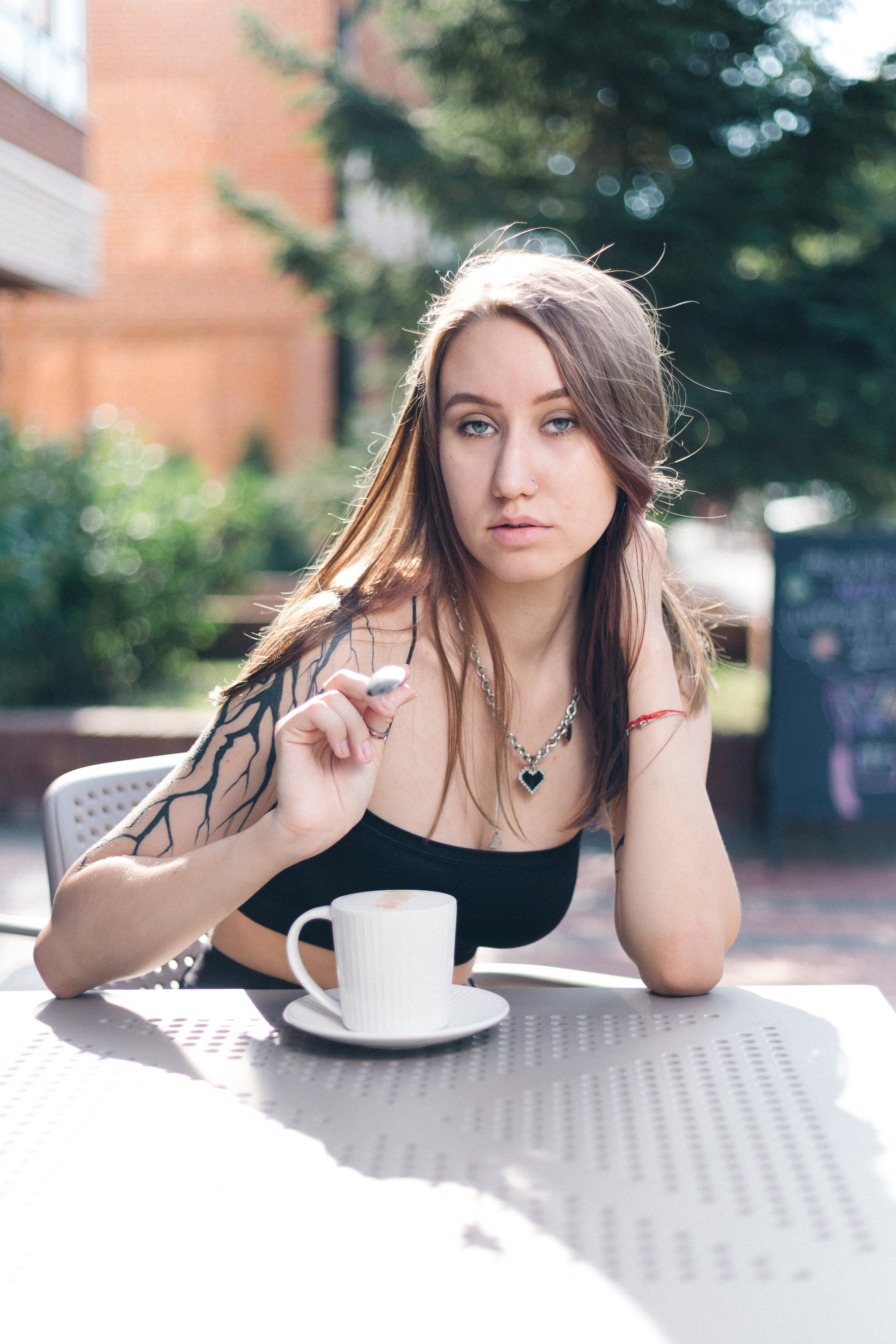 Яркая летняя съёмка на улице в Новосибирске. Портретный и репортажный фотограф. Мыльников Илья