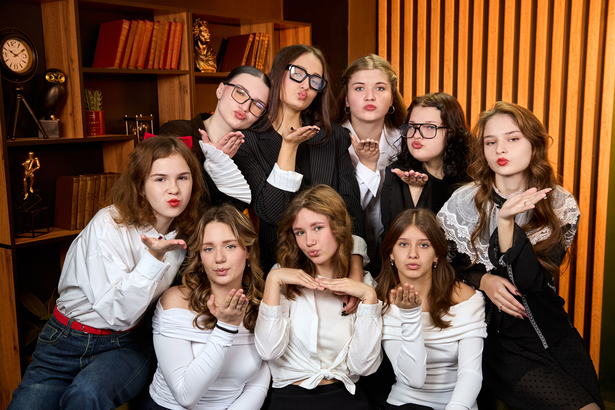 ШКОЛЬНИКИ. СТУДИЯ «ВСЕ В КАДРЕ». Фотограф Татаринов Андрей (Донецк / Макеевка)