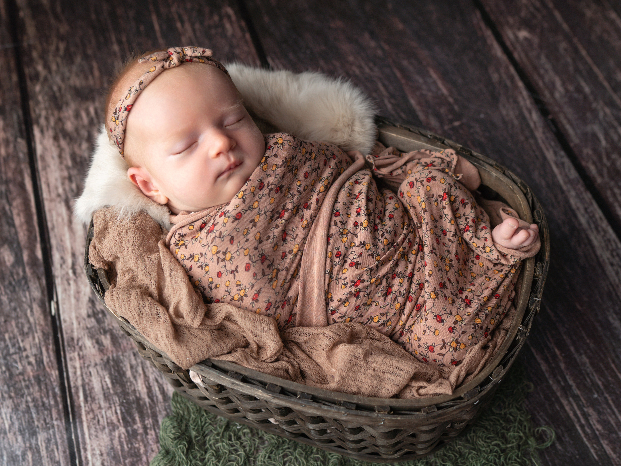 НьюБорн Алиса. Фотограф Зинаида Евдокимова