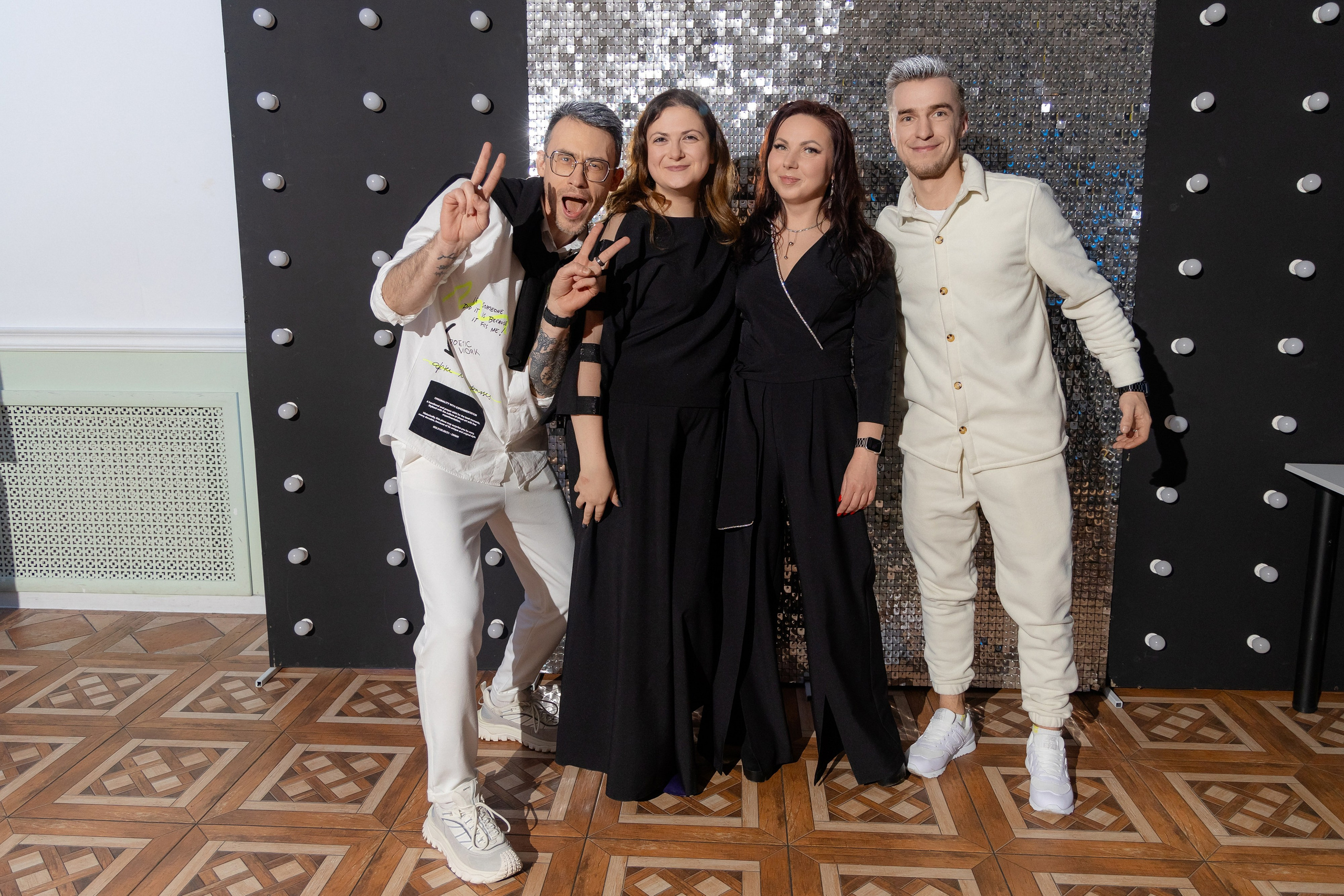 Корпоративная фотосъемка для кафе GARAGE | Новый год 2025 | Минск. Свадебный фотограф в Минске/Беларуси Сергей Спиридонов