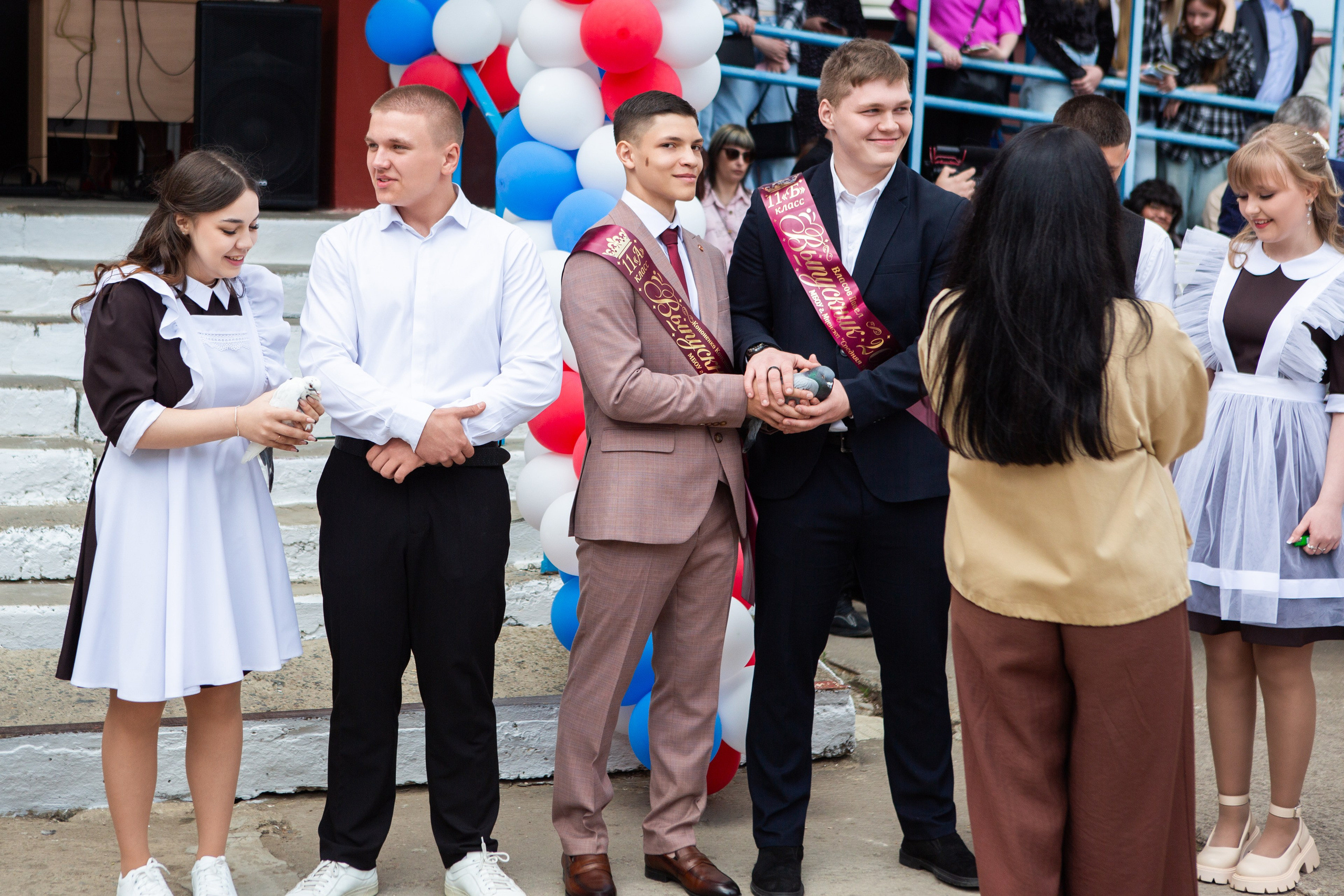 ПОСЛЕДНИЙ ЗВОНОК 2025 9 ШКОЛА. ТВОЙ АЛЬБОМ / ТВОИ ПРАВИЛА