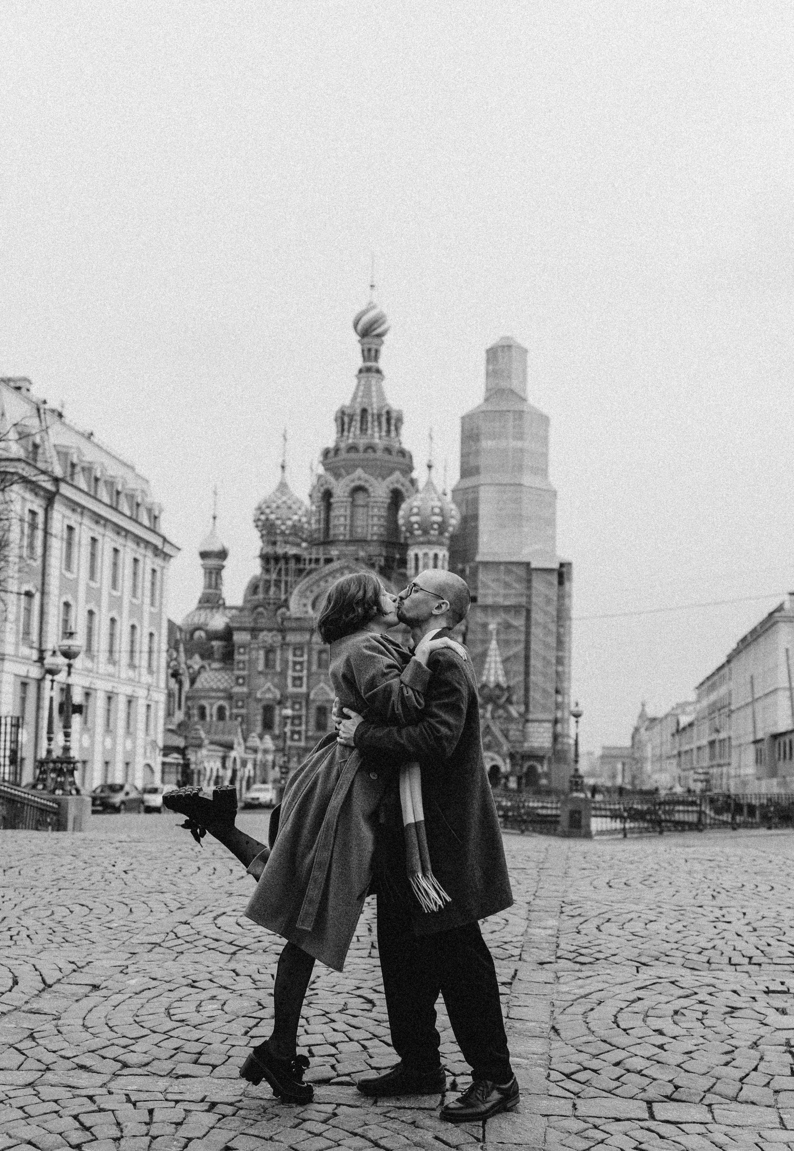 Парная фотосессия в Санкт-Петербурге. Фотосессия лавстори Санкт-Петербург. Свадебный фотограф в СПб. Федосова Елизавета. Спас на Крови, Казанский собор, Зингера.