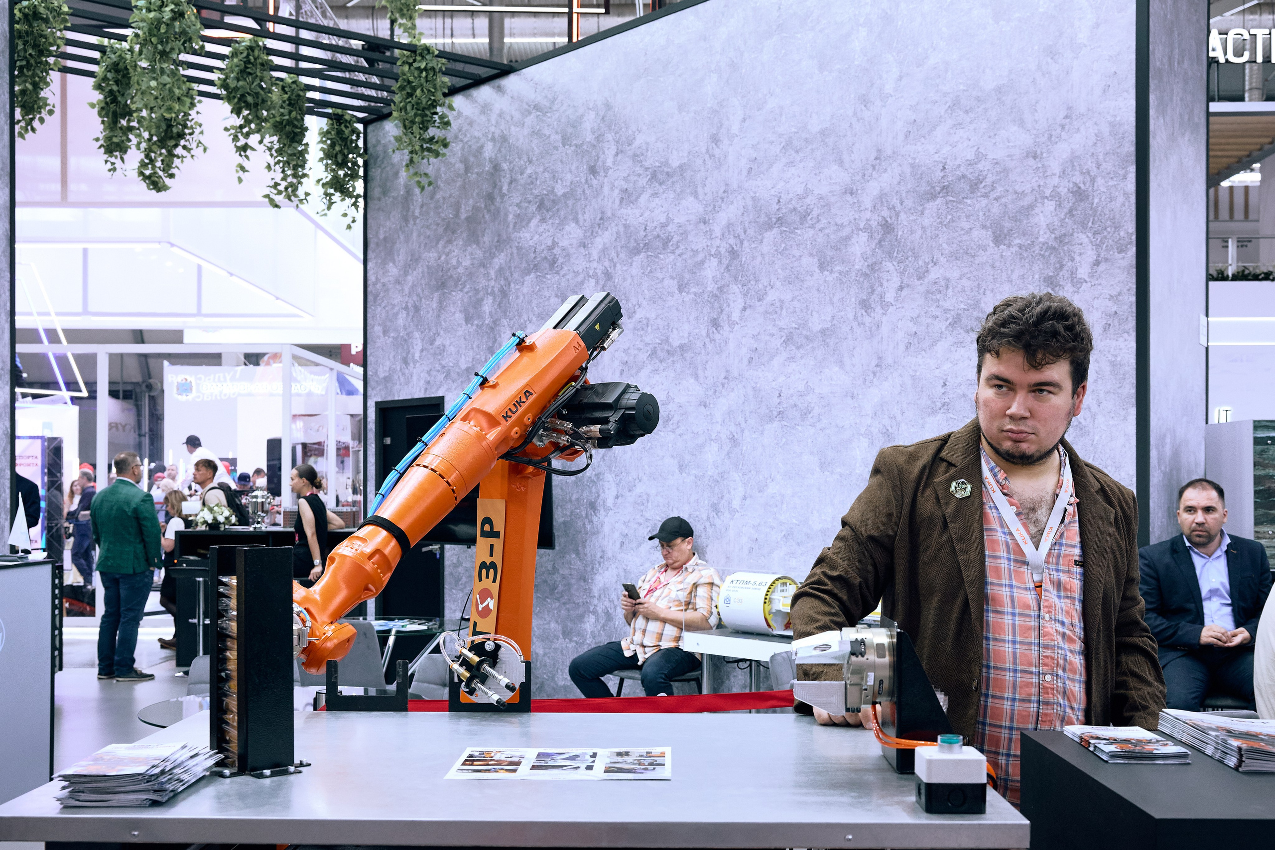 Иннопром-2025. Предметный и репортажный фотограф Алексей Кротов