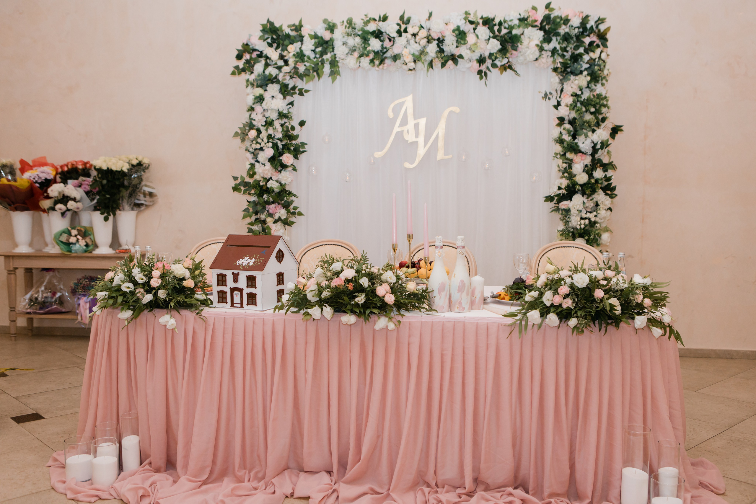 Свадебная фотосъемка Михаила и Ольги. День нашей свадьбы. Видеосъемка и фотосъемка свадеб. Фотограф и оператор на свадьбу. Видеосъемка подкастов, собственная видео-фотостудии. Предметная фотосъемка