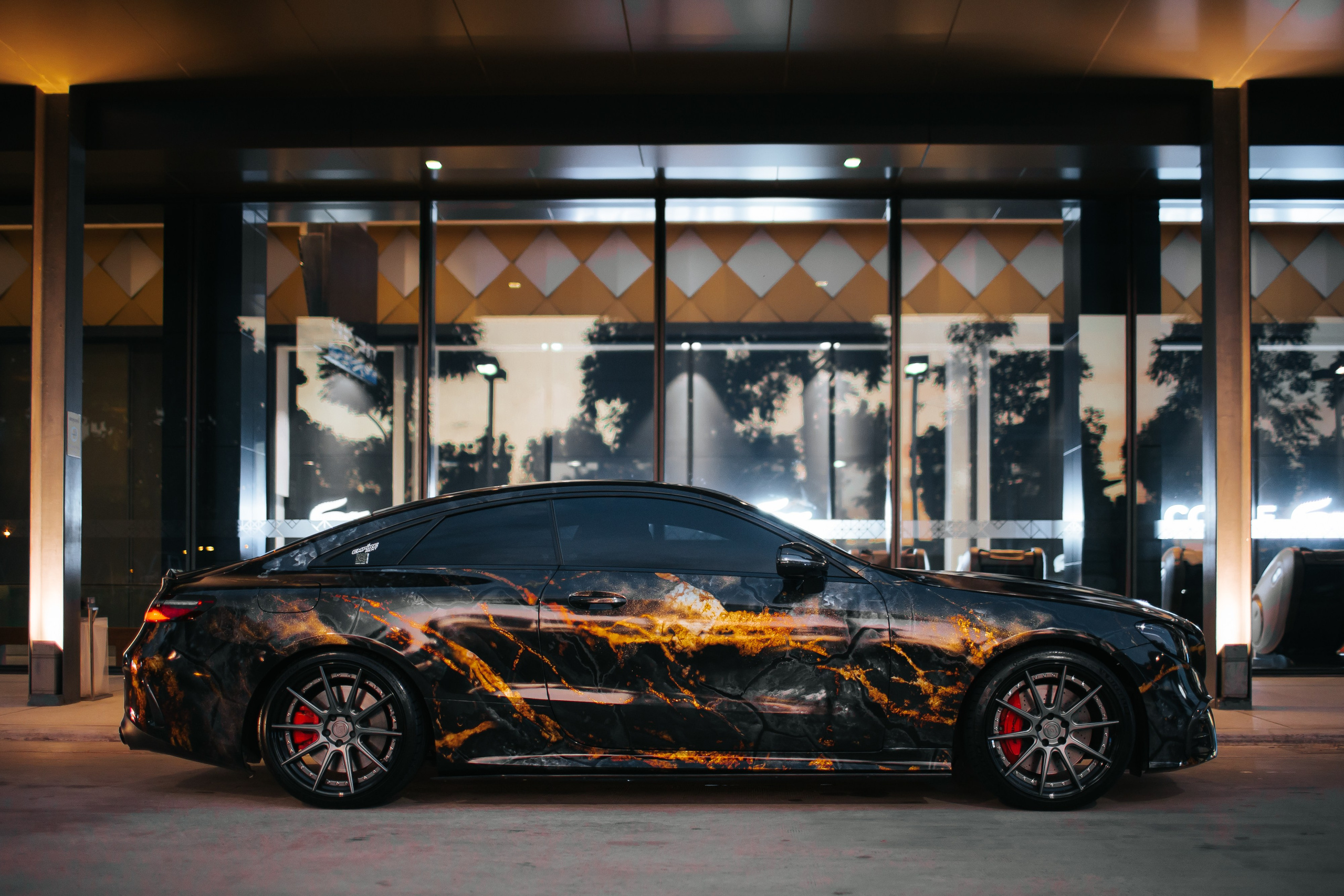 Mercedes Benz E 53. Фотограф в на Пхукете Сергей Войлоков