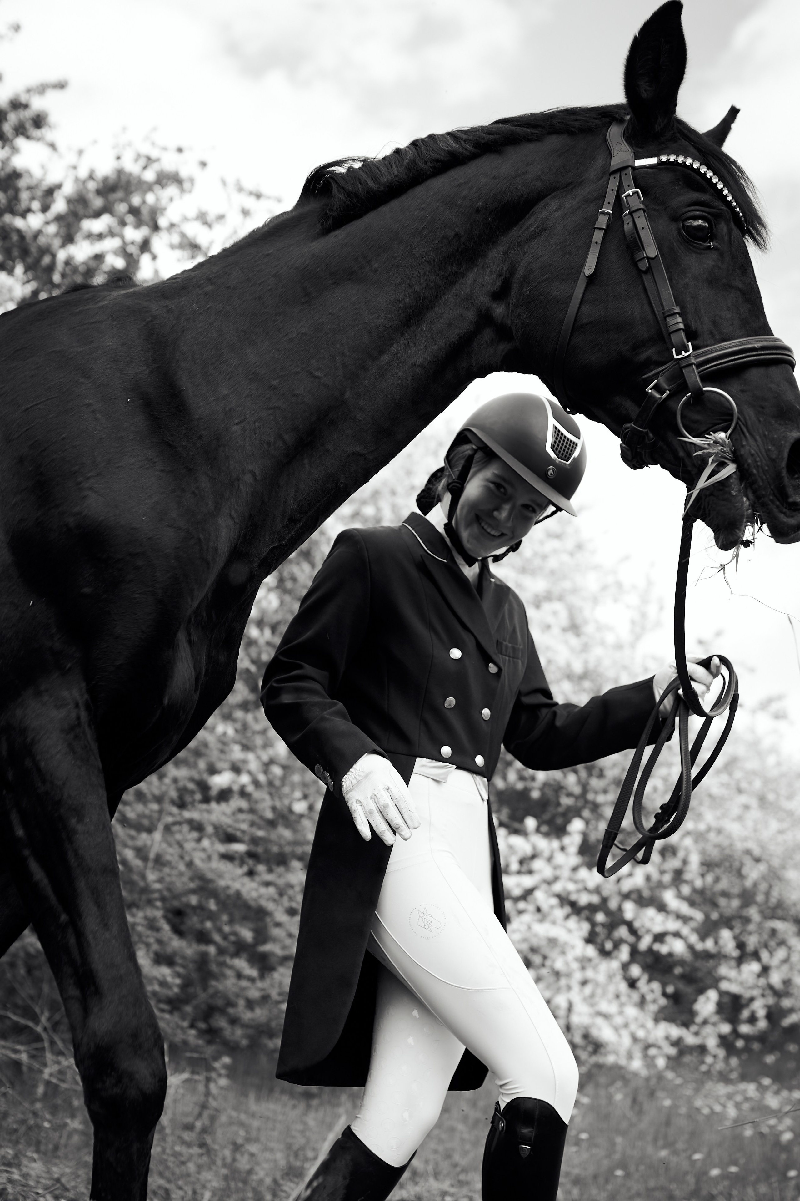 Полина и Парламент. Фотосессии с лошадьми в Москве, Новосибирске