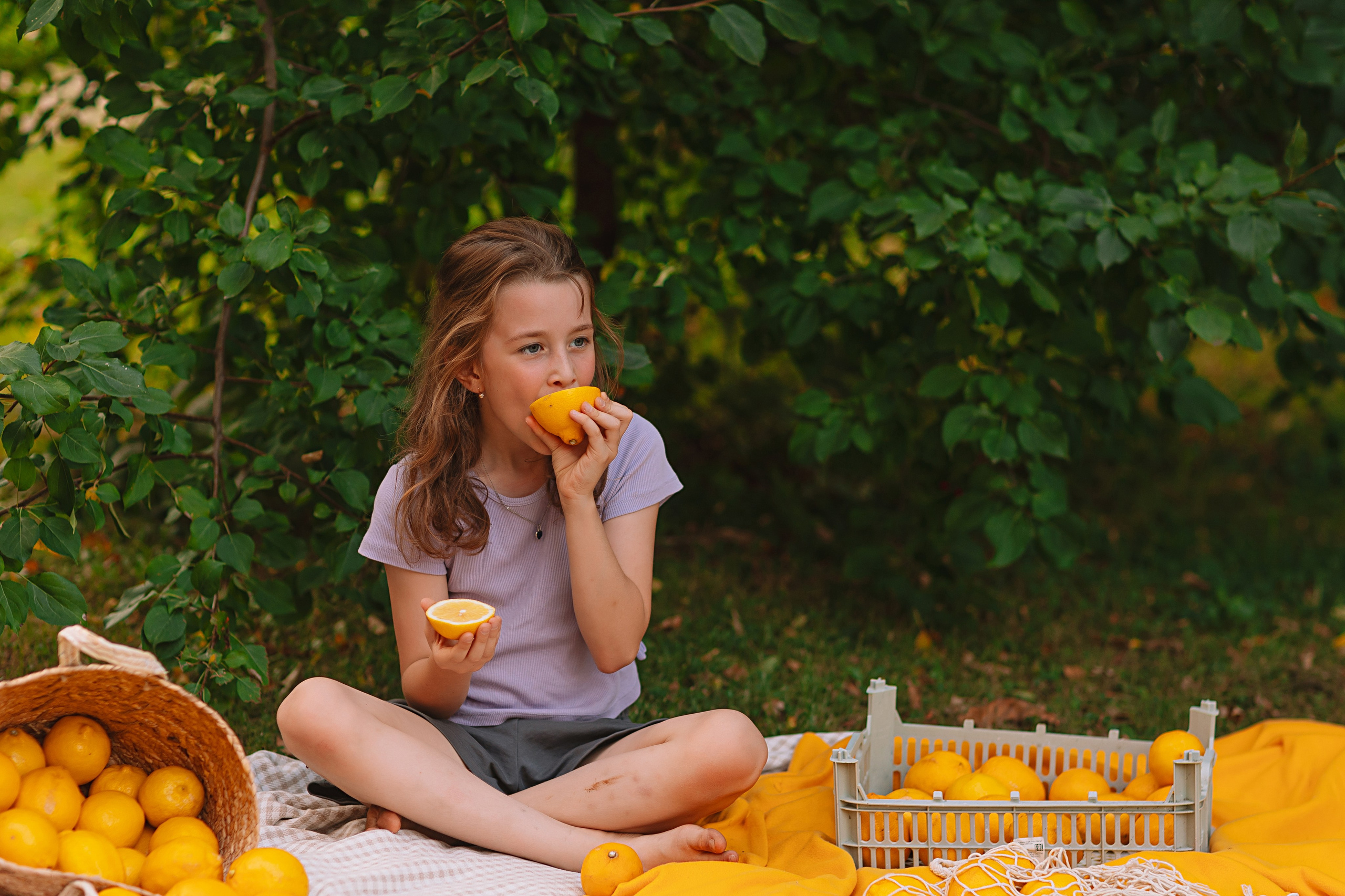 Лимоны. Семейный фотограф Тюмень, фотограф на роды Салмина Мария