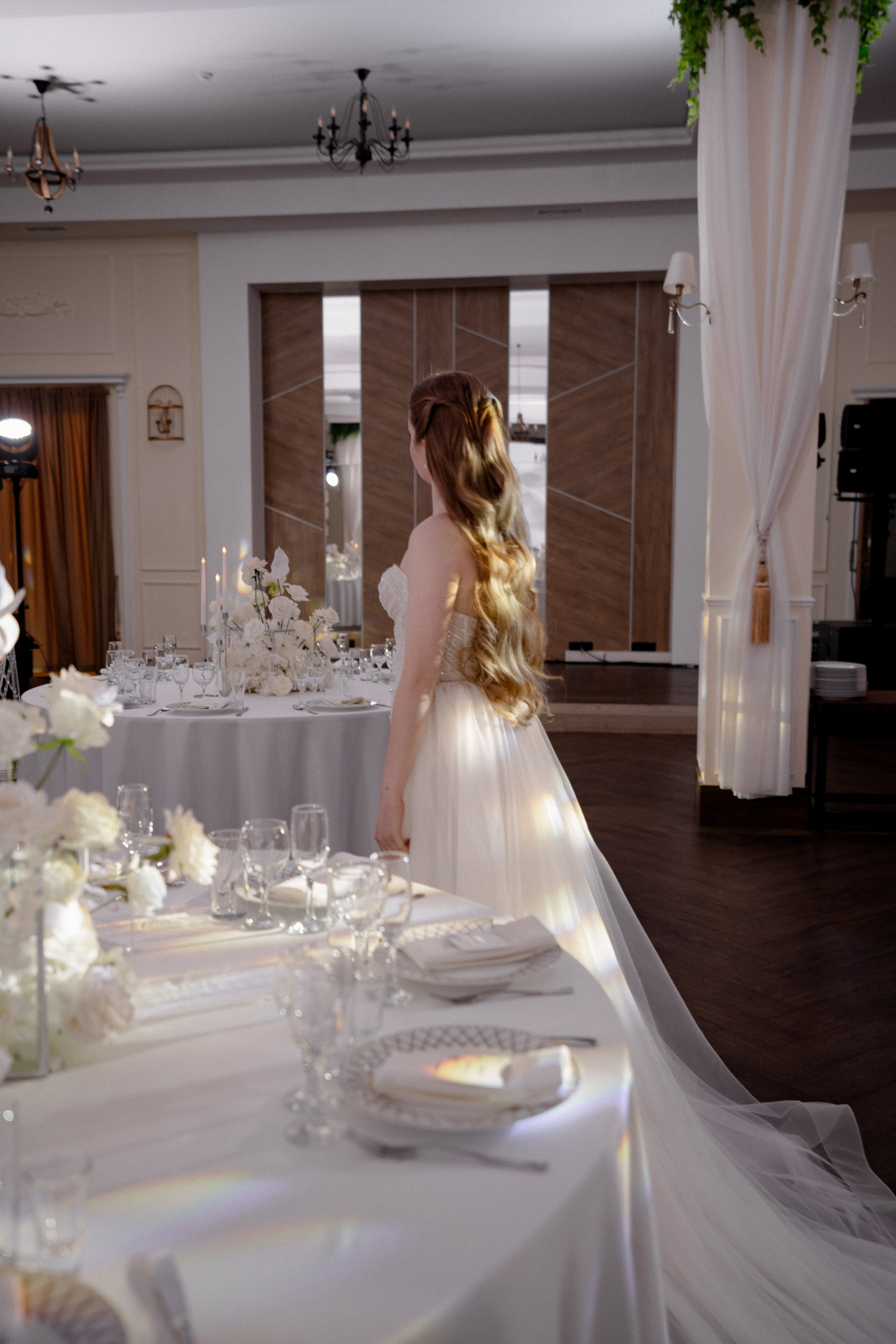 СВАДЕБНАЯ СЬЕМКА СБОРОВ В ОТЕЛЕ И ВЫЕЗД НА ЦЕРЕМОНИЮ (СНЯТО В СИБИРЕ В НИЖНЕВАРТОВСКЕ). Профессиональный фотограф, Санкт-Петербург — Виктория Богомолова