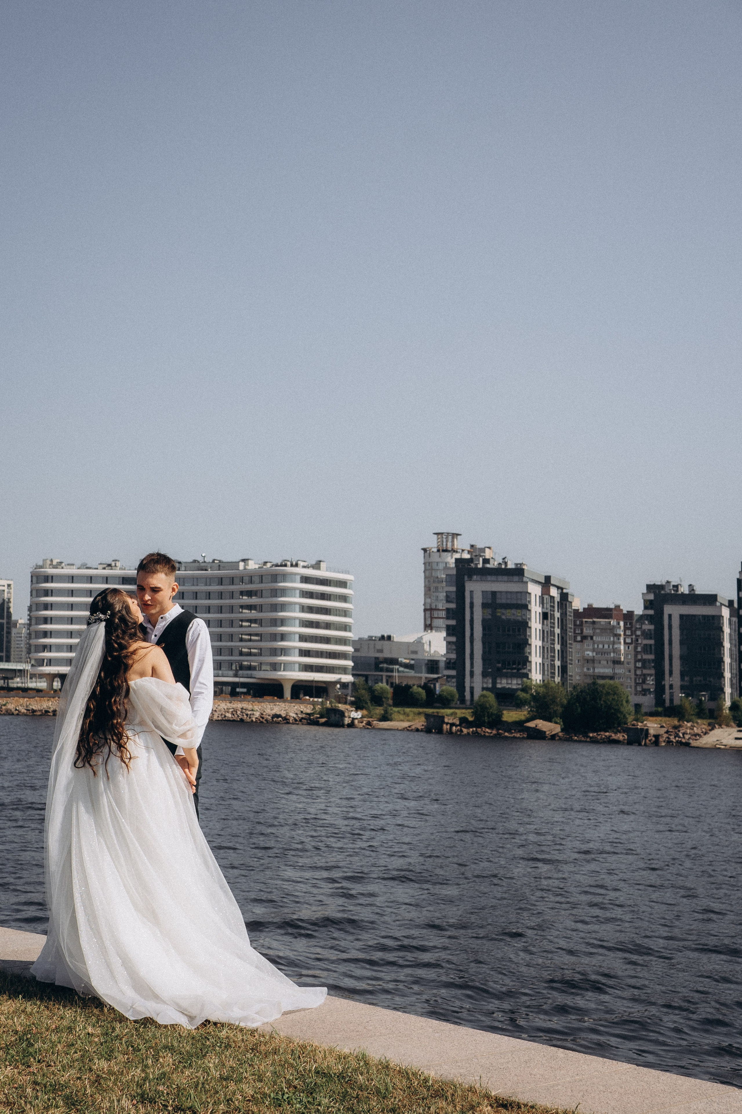 СВАДЕБНАЯ СЬЕМК В ПАРКЕ 300-ЛЕТИЯ. Профессиональный фотограф, Санкт-Петербург — Виктория Богомолова