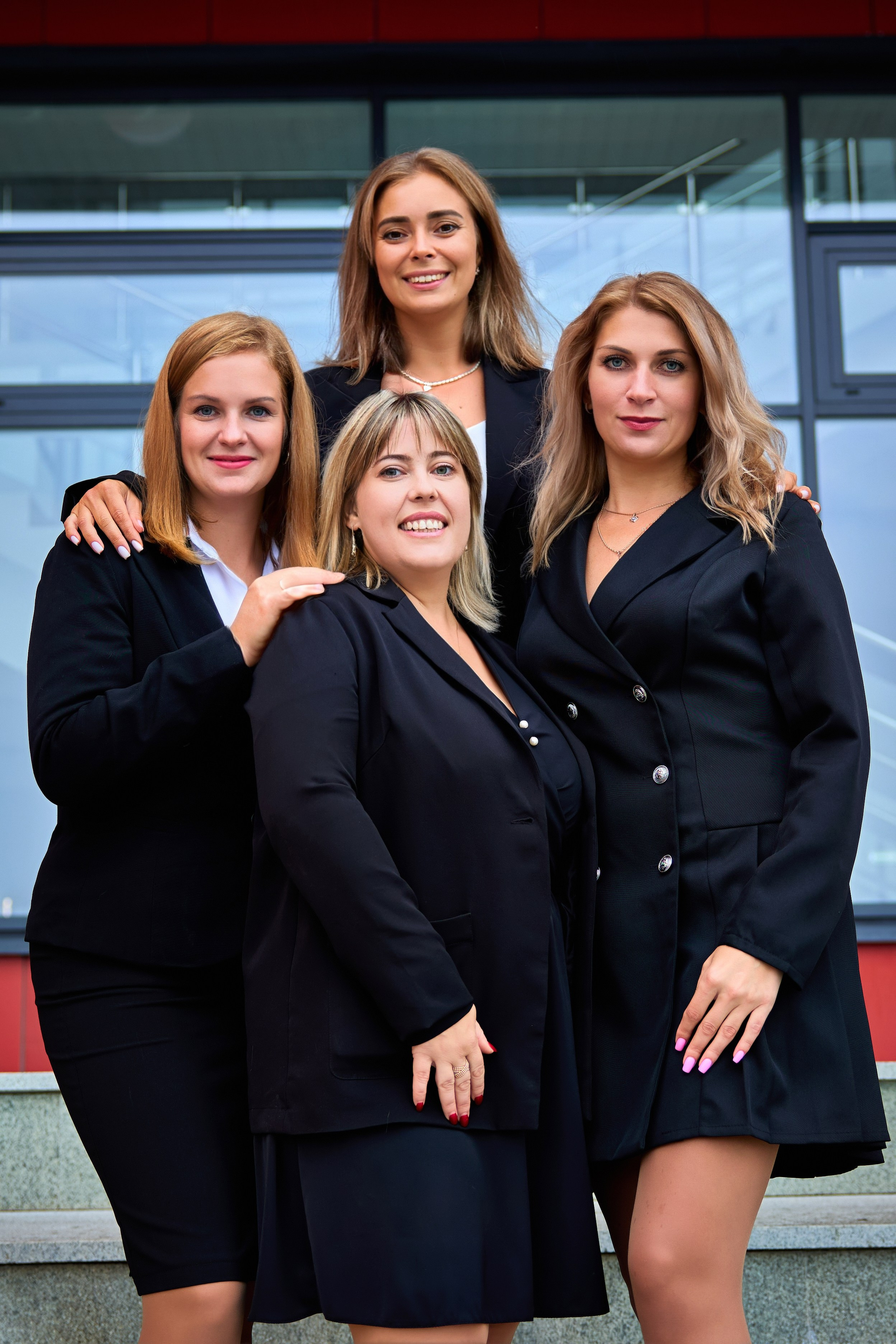 Фотопрогулка. Татьяна, Мария, Евгения и Александра. Фотограф Люся Воробьева