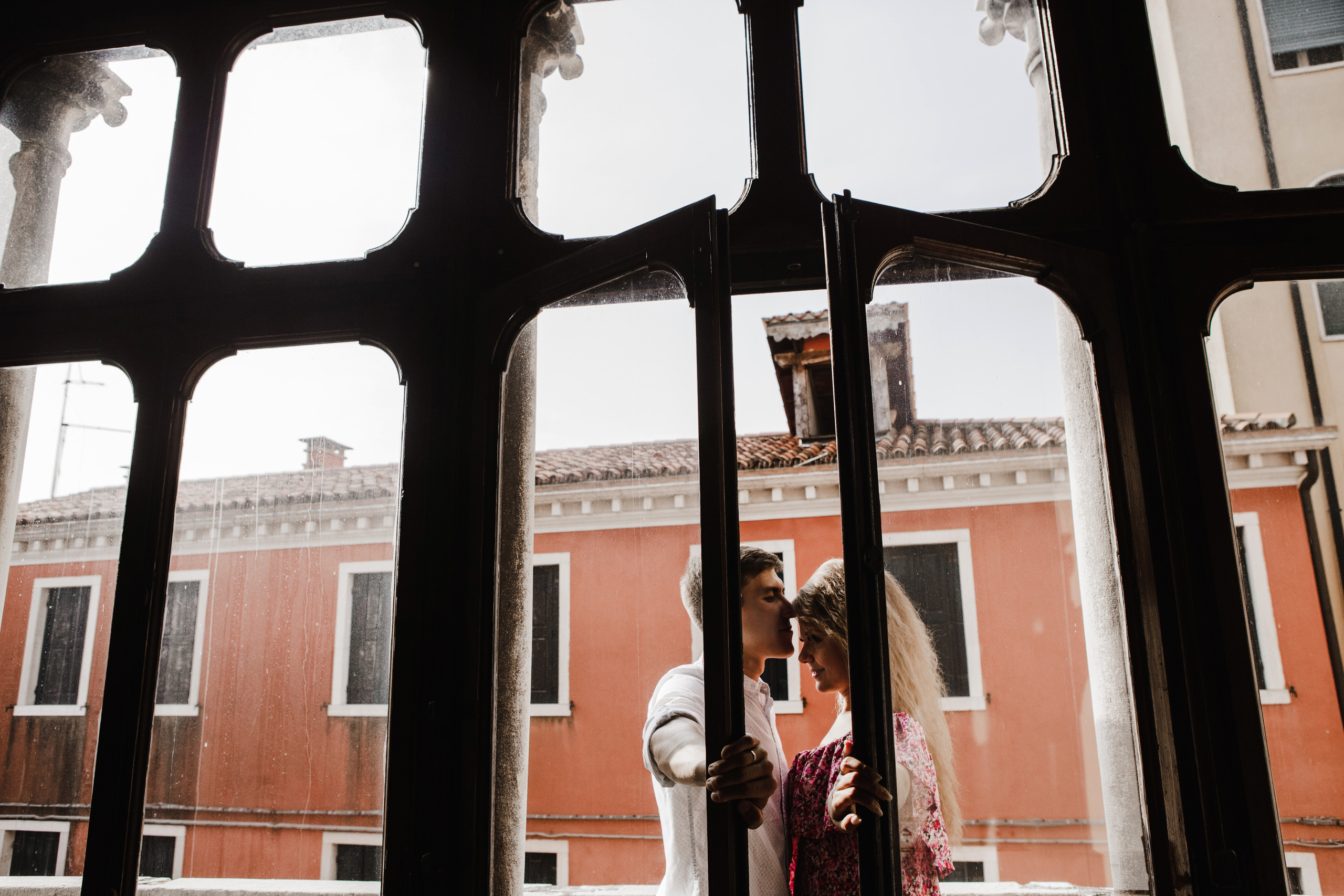 Ravil + Larisa / LOVE STORY / Venice. Fotografo e videografo matrimonio in Italia: Roma, Milano, Venezia, Fi