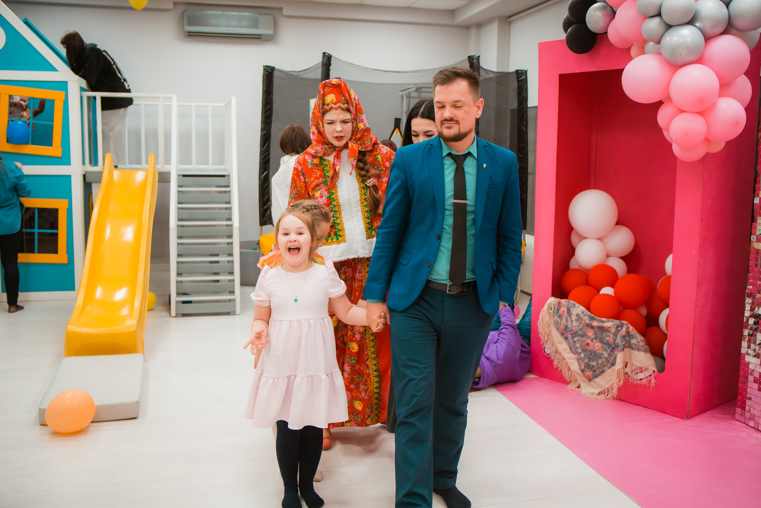 Масленица в ДОММИ. Репортажный фотограф Василий Сазонов в Нижневартовске