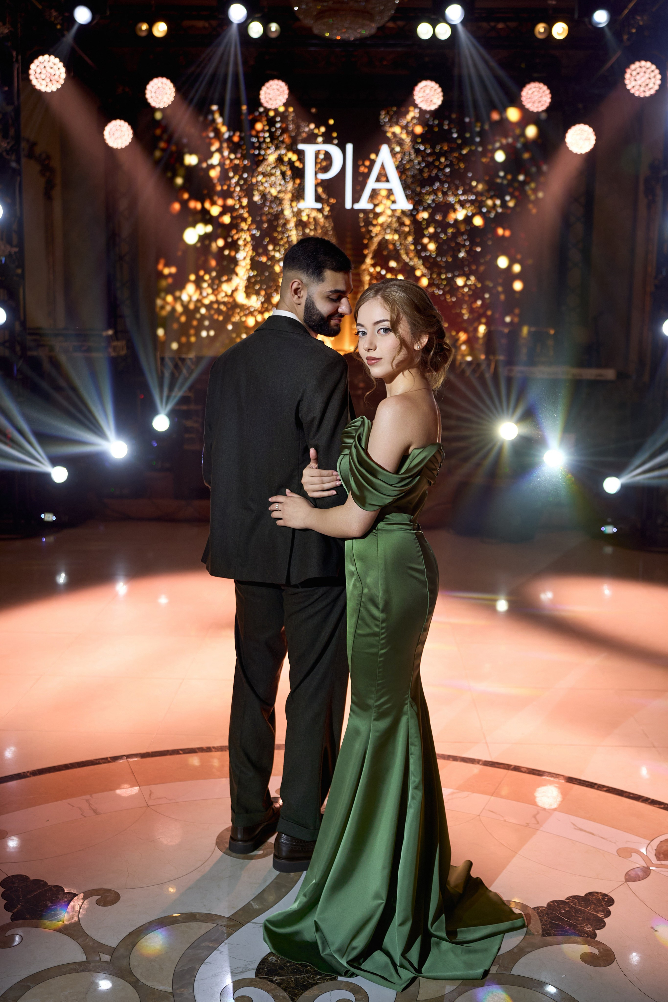 Красивое и чувственное сватовство Рафаэля & Алины в GOLDEN PALACE от ТВИНС СТУДИО. ТВИНС СТУДИО — лучшие свадебные фотографы и видеографы в Краснодаре