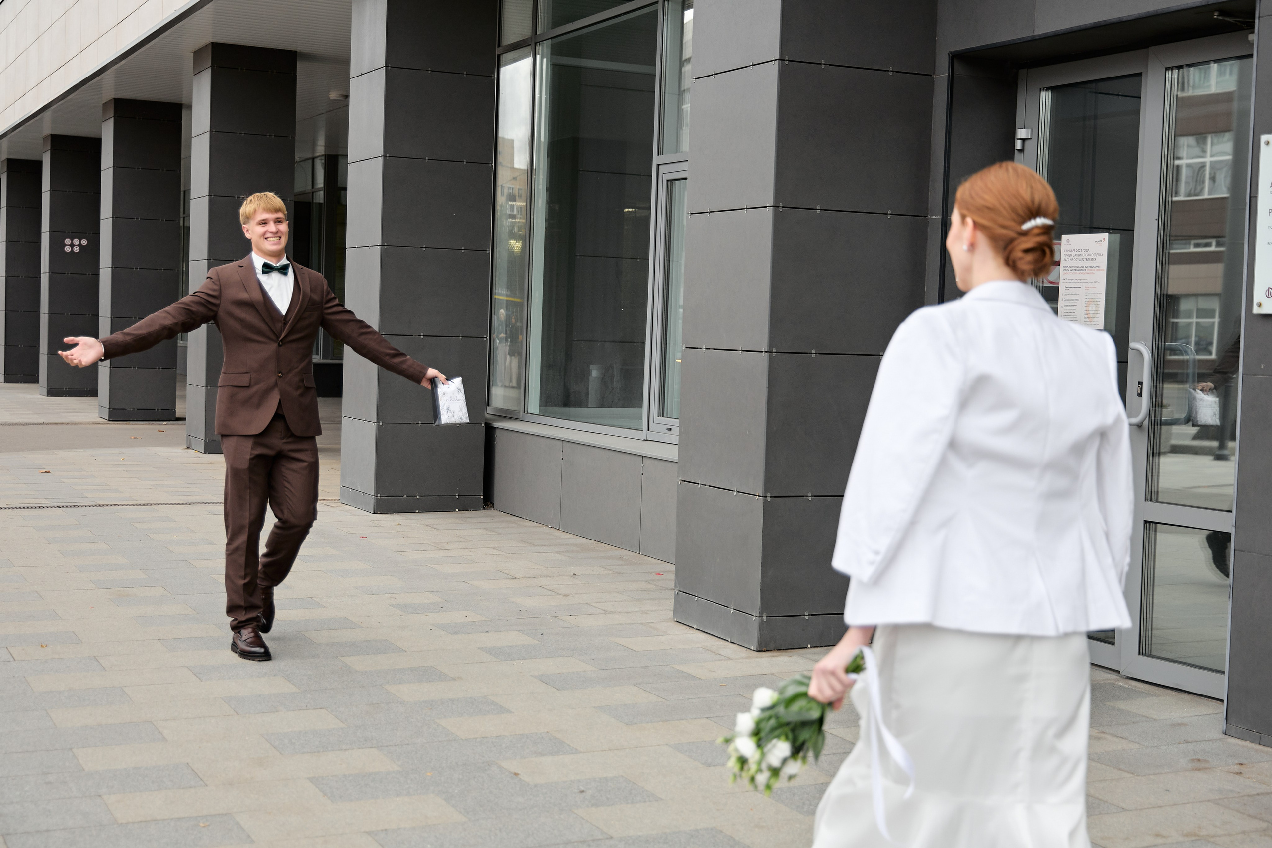 Савеловский ЗАГС и прогулка в БЦ «Фактория». Свадебный фотограф Кирилл Шустров