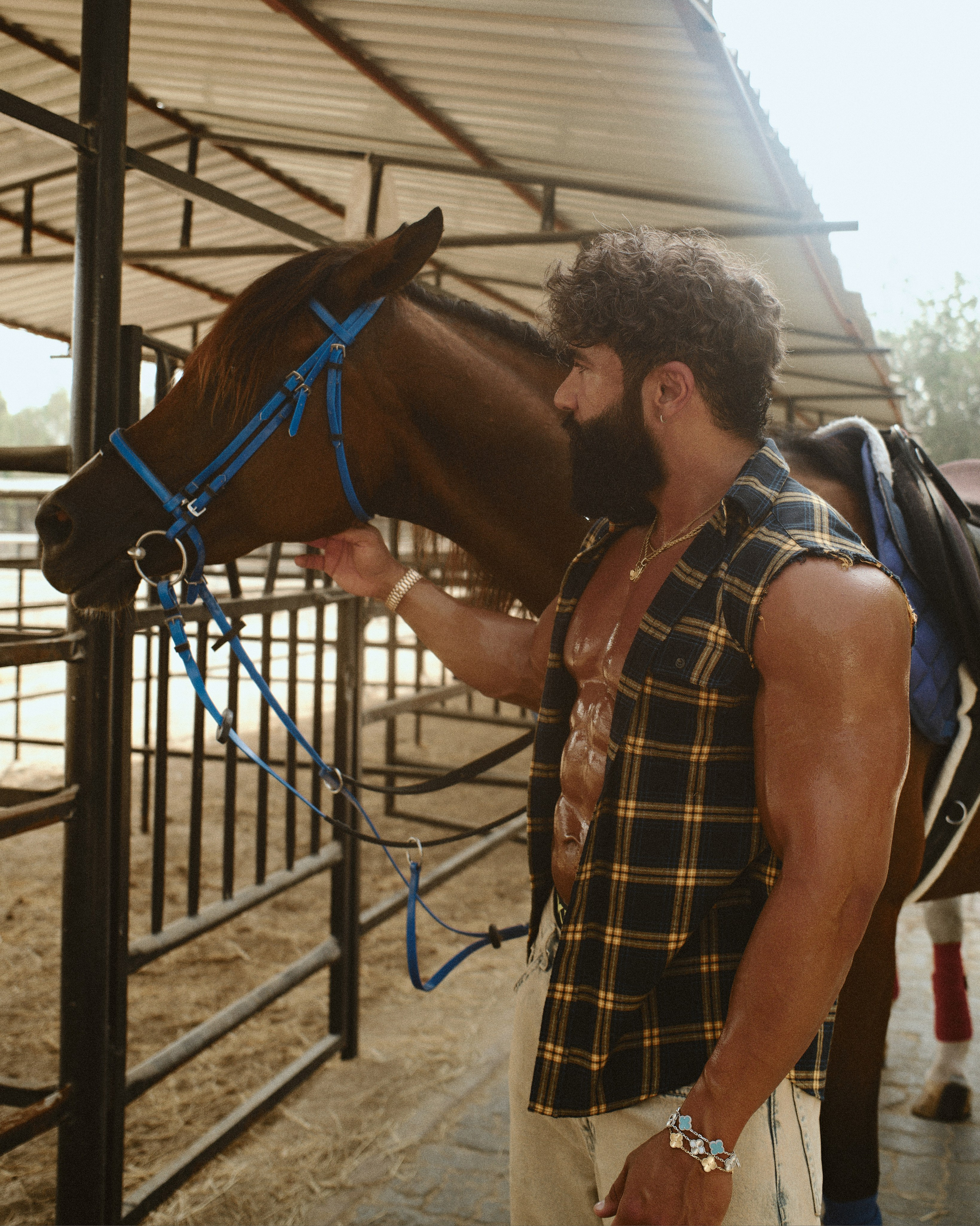 Ahmed. NOIZOMAX Художественный фотограф в Дубай