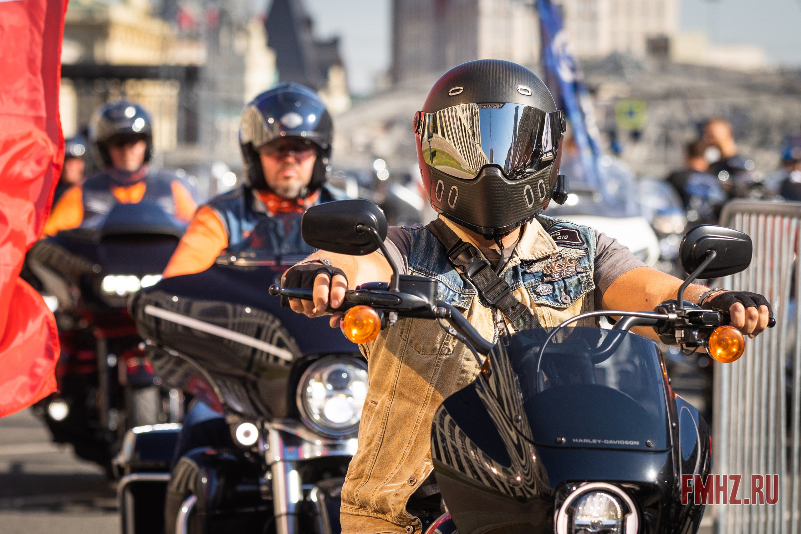 Закрытие Мотосезона 2023 на проспекте Академика Сахарова. Фотограф Владимир Охрименко