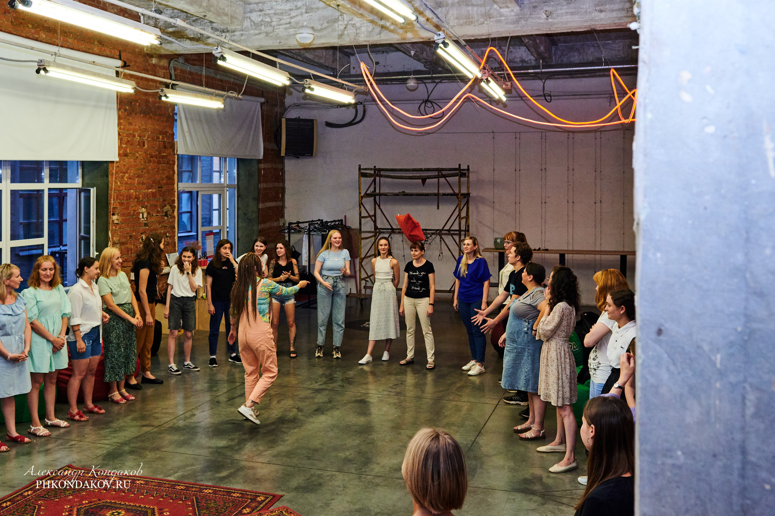 Фотограф события импровизация иваново фотосессия. Фотограф в Иваново: Каталожная съемка одежды и постельного белья, Wildberries