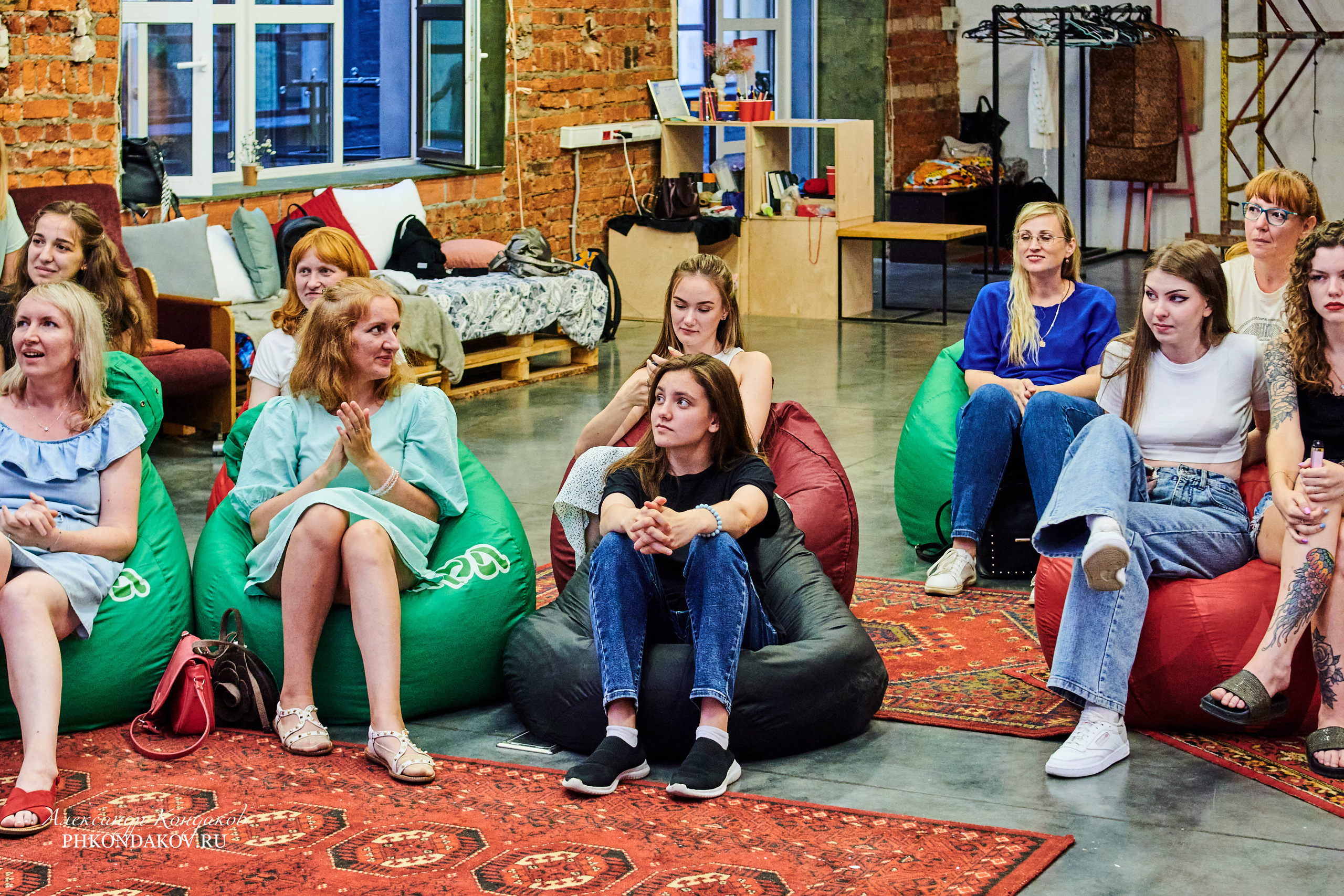 Фотограф события импровизация иваново фотосессия. Фотограф в Иваново: Каталожная съемка одежды и постельного белья, Wildberries