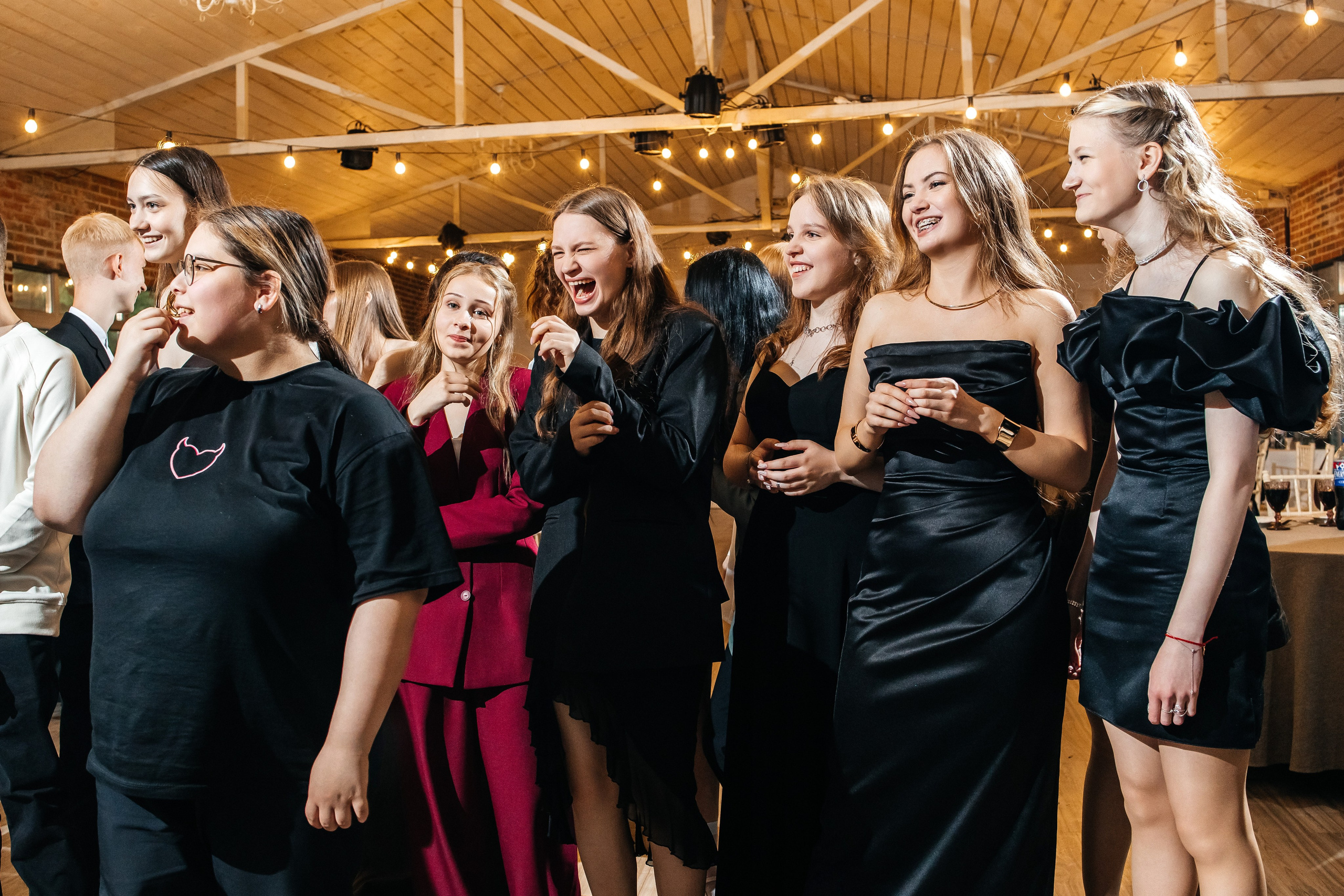 Выпускной 9 класс. Фотограф в Санкт-Петербурге Виктория Безверхая