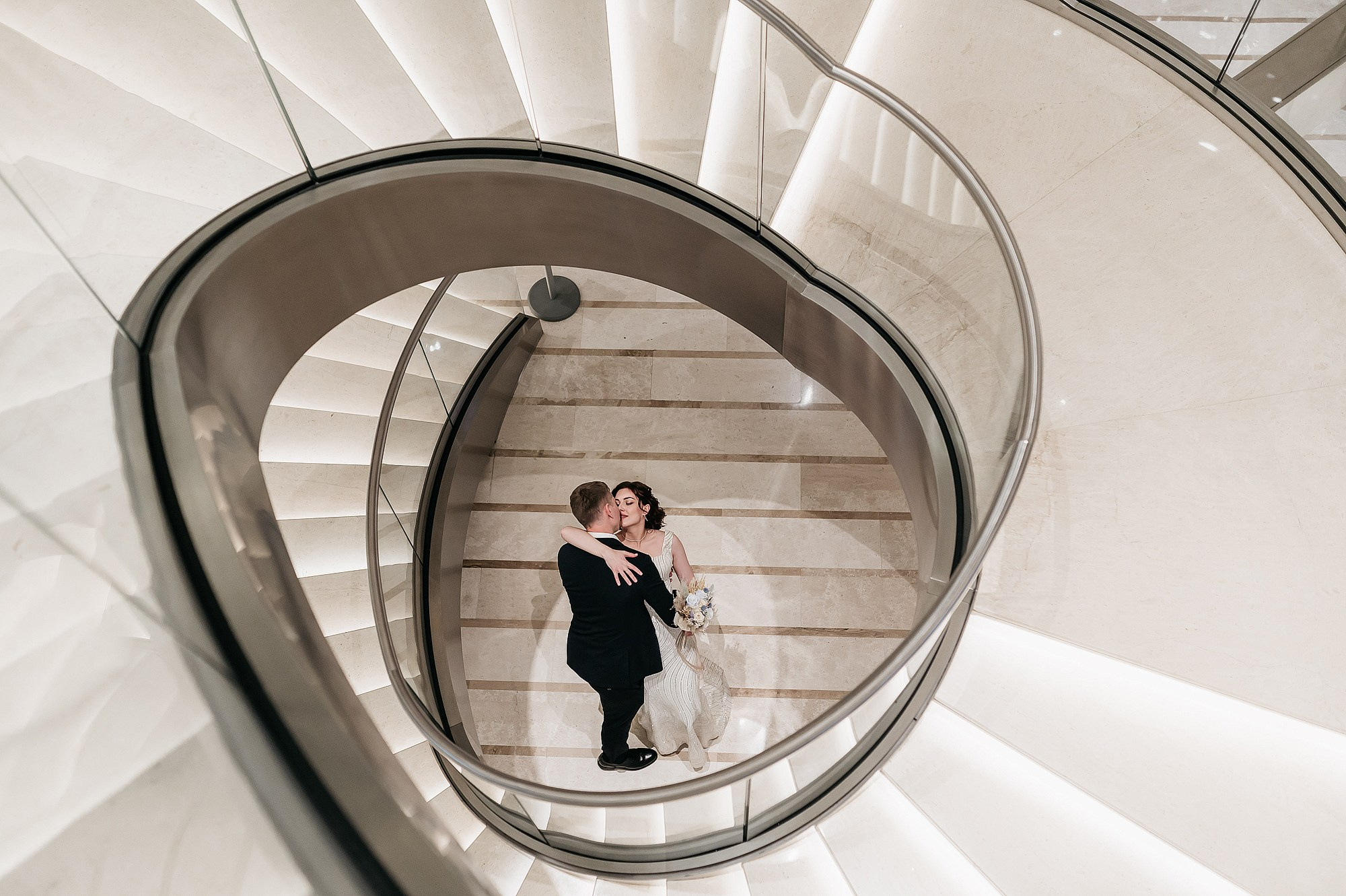 Денис и Екатерина ВДНХ. Свадебный фотограф в Дубне Алексей Фонарёв