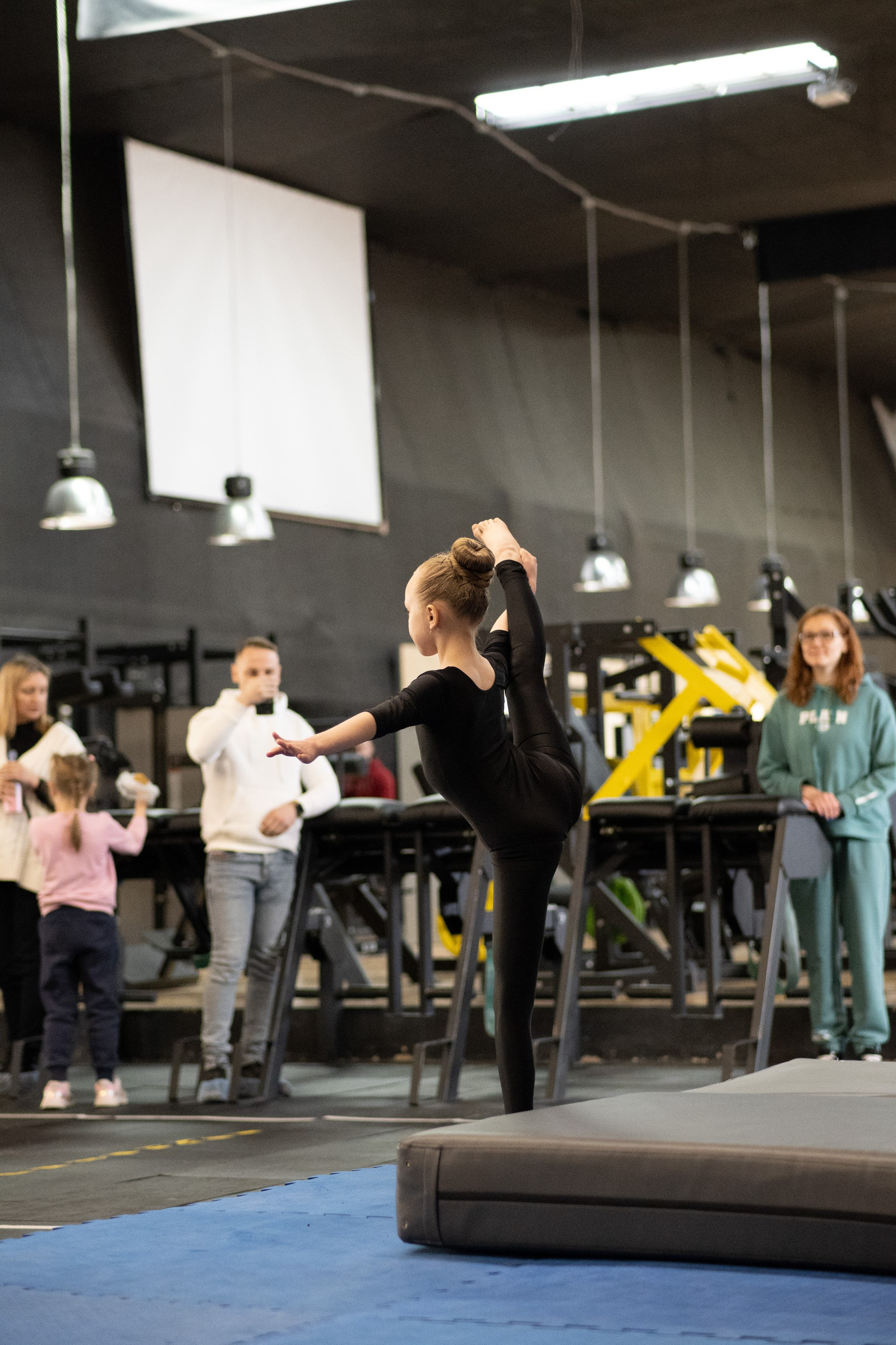 Внутриклубные соревнования по воздушной гимнастике 02.04.23