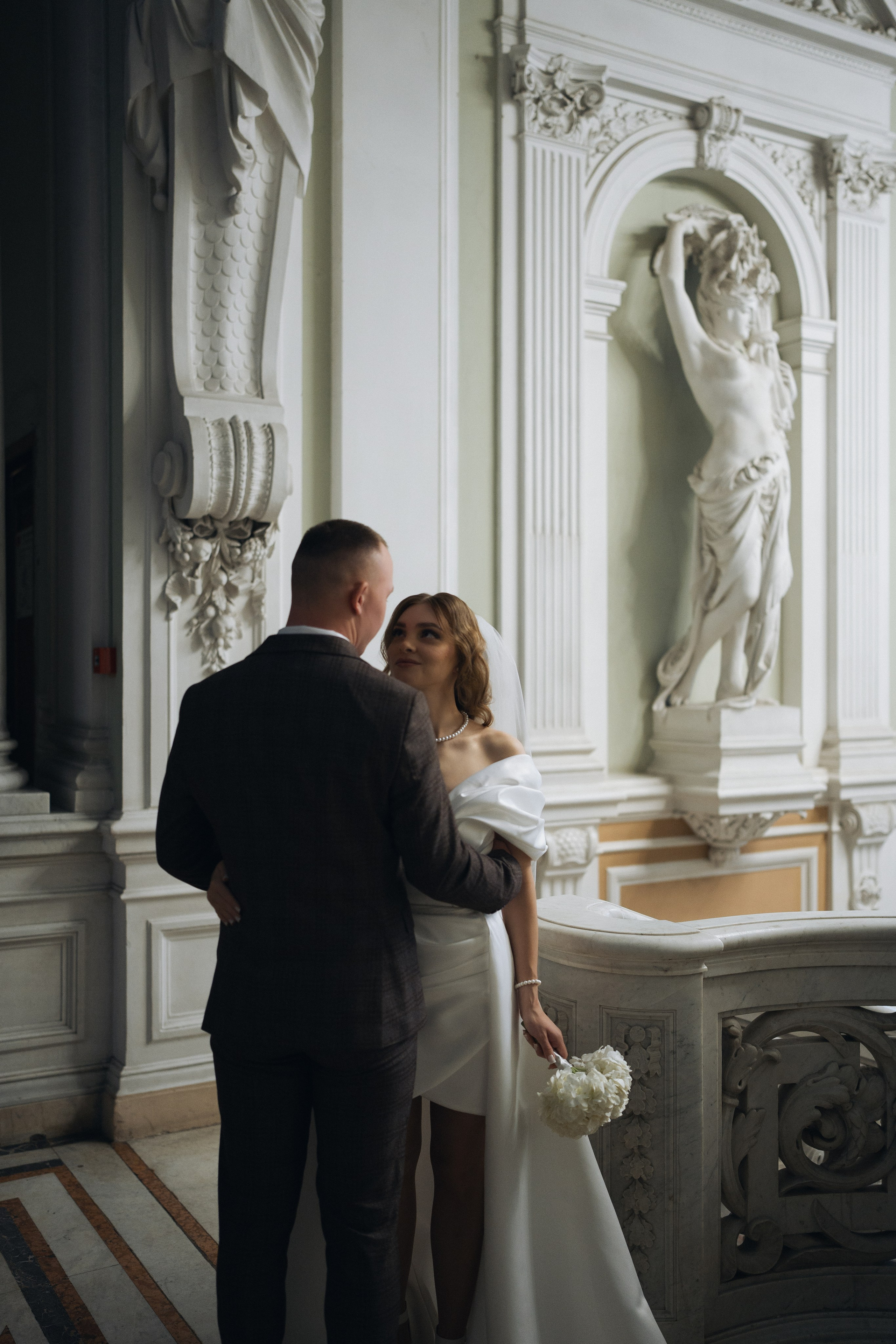 Дмитрий и Кира (Эрмитаж). Свадебный фотограф в Санкт-Петербурге