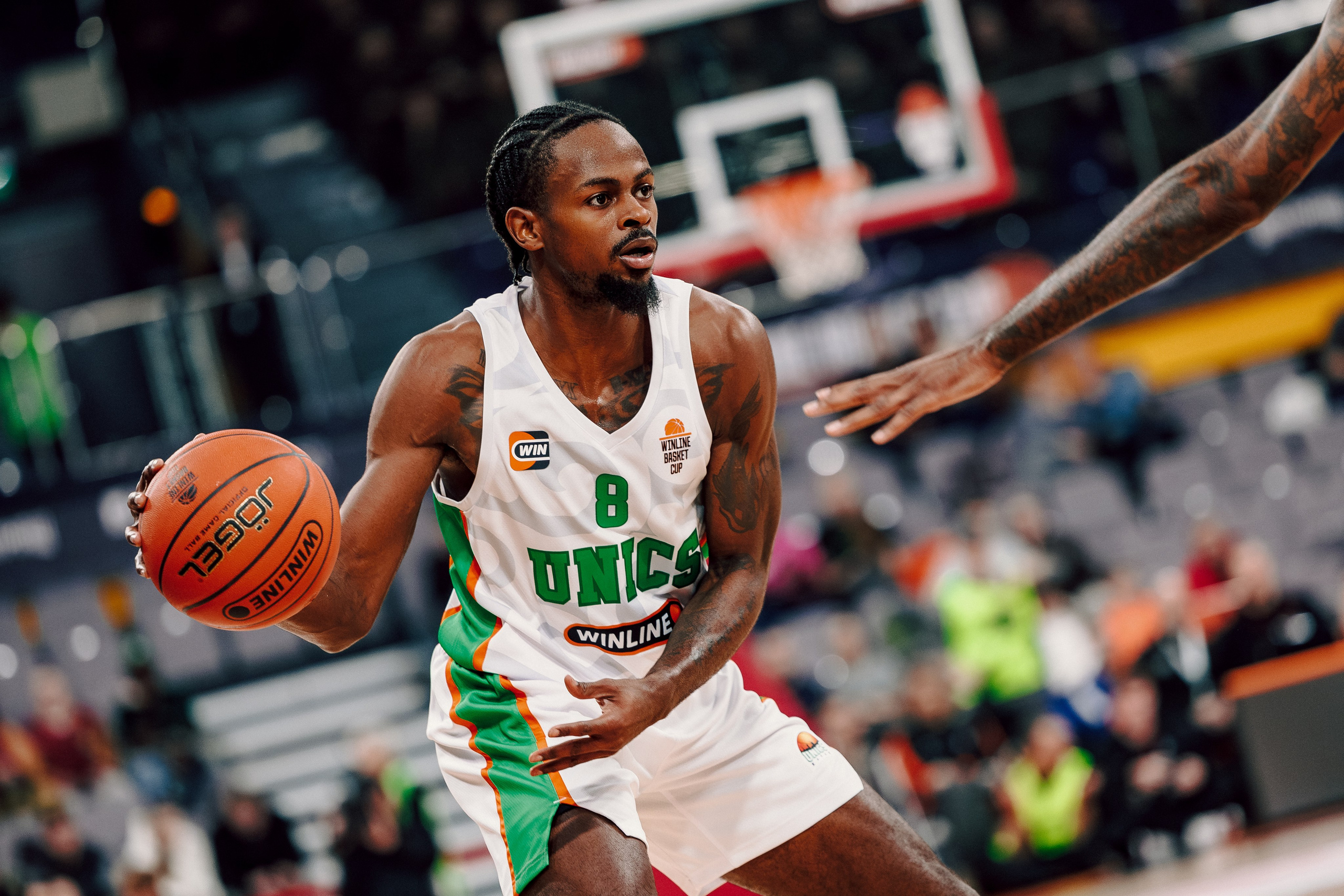 Winline Basket Cup — УРАЛМАШ — УНИКС. Лёшка Варзегов — фотограф