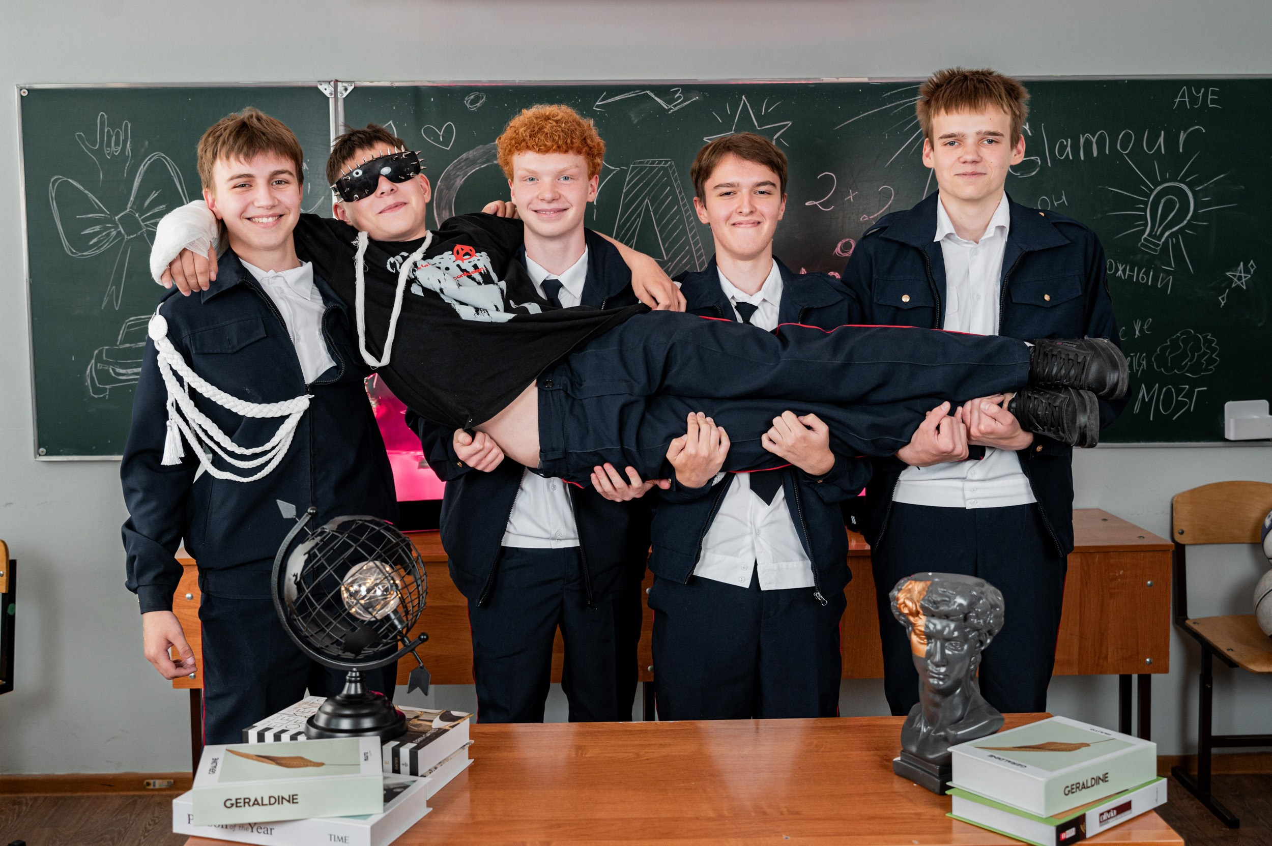 В школе. Выпускные альбомы и Школьный фотограф в Алексеевке, Бирюче, Красном