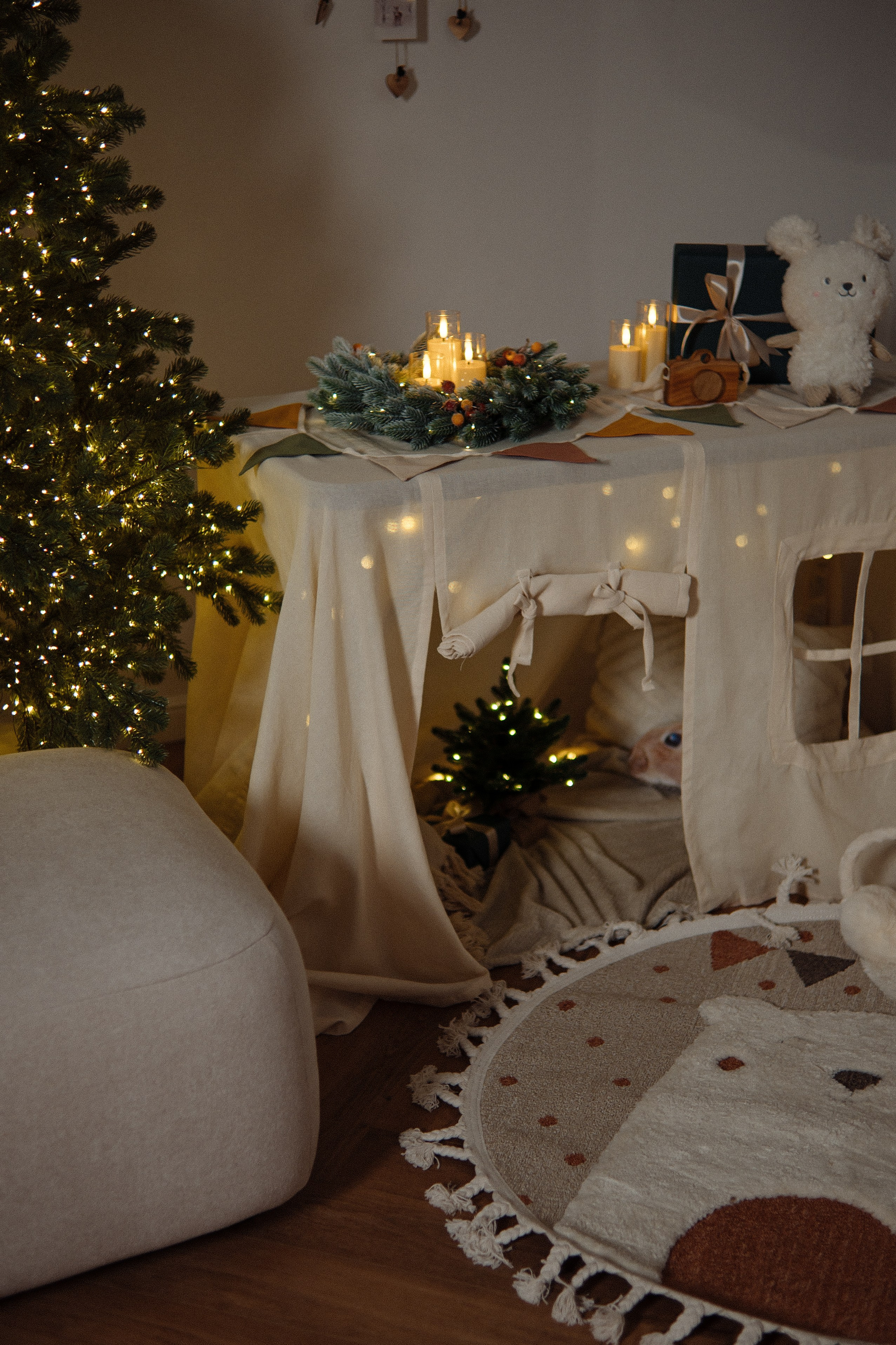 Новогодние декорации в зале AURA. AURA Фотостудия в Нижнем Новгороде